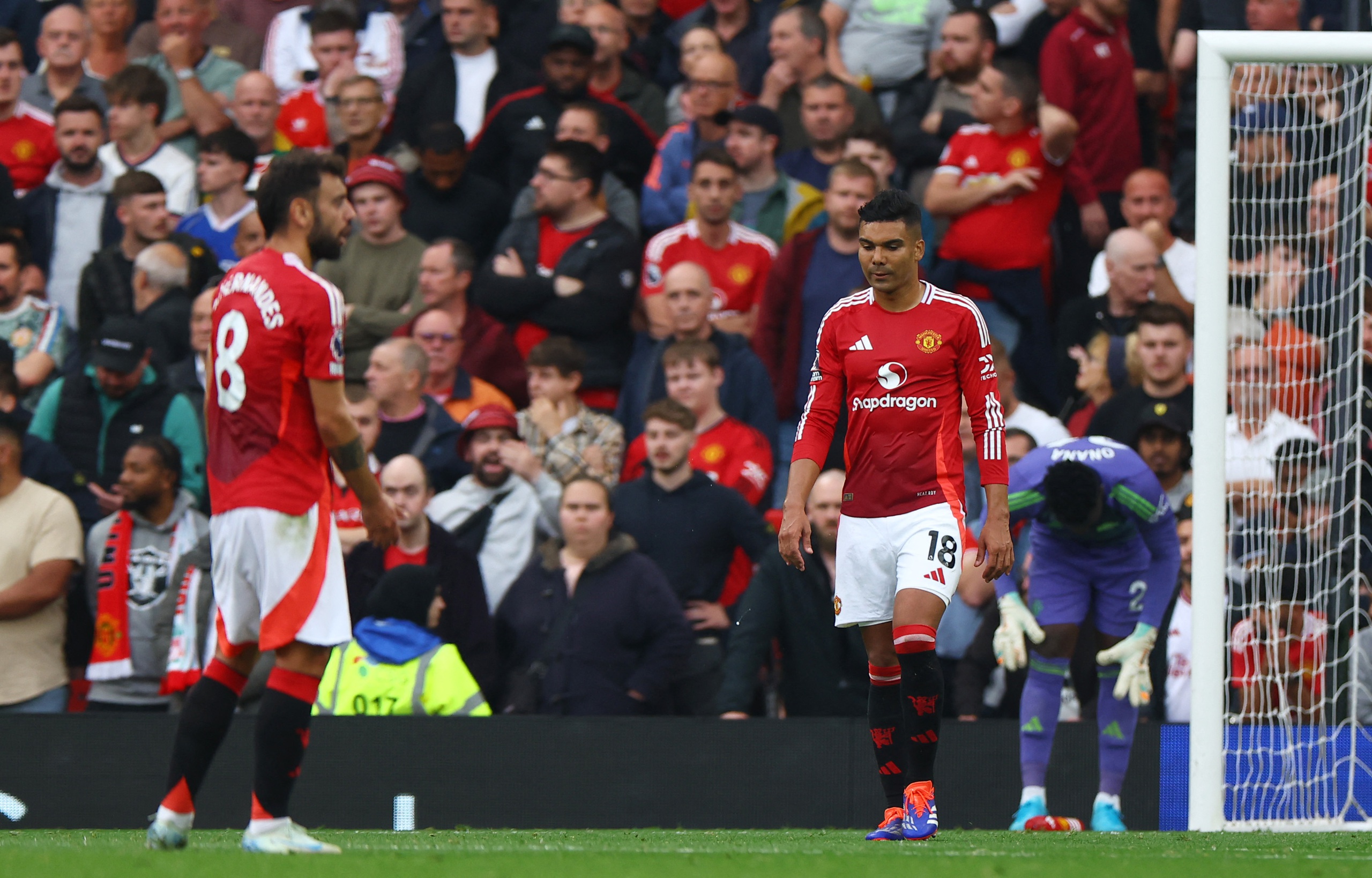 Erik ten Hag nổi n&oacute;ng, thừa nhận kh&oacute; c&oacute; ph&eacute;p mầu với Man United- Ảnh 2.