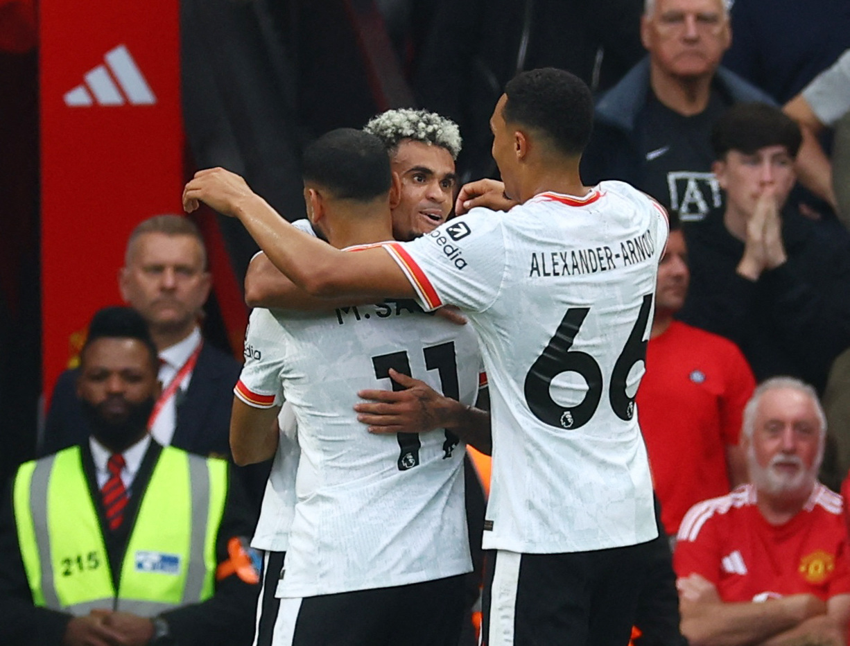 Mohamed Salah tận hưởng m&ugrave;a giải cuối c&ugrave;ng với Liverpool- Ảnh 2.