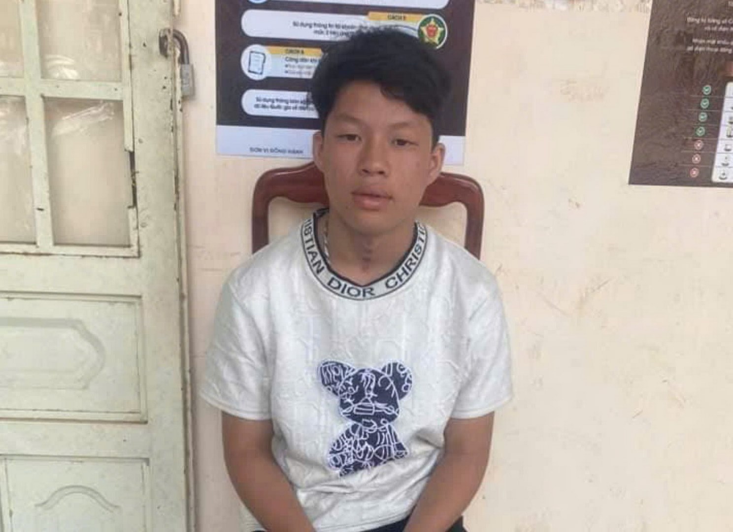 Di l&yacute; đối tượng Trương Phi Long từ B&igrave;nh Phước về Đồng Nai để điều tra- Ảnh 1.