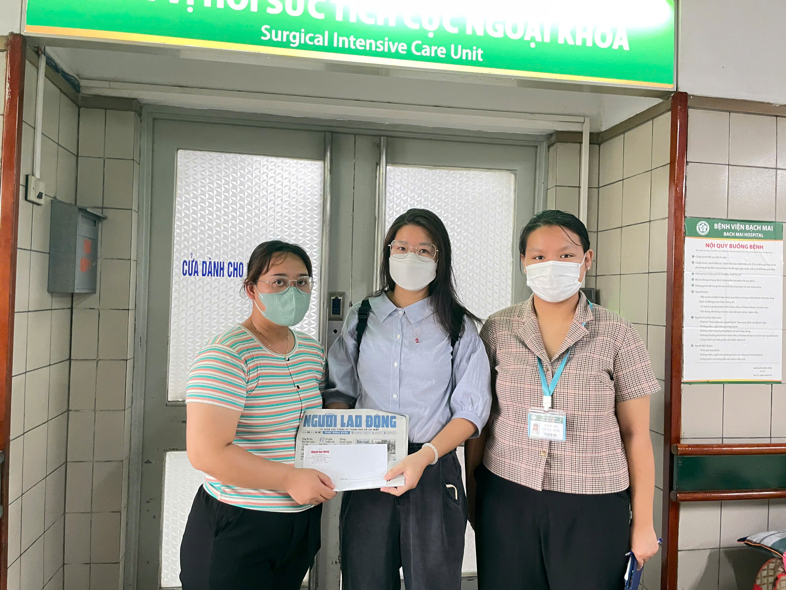 B&aacute;o Người Lao Động trao 10 triệu đồng hỗ trợ ph&oacute;ng vi&ecirc;n bị tai nạn do ảnh hưởng b&atilde;o Yagi- Ảnh 1.