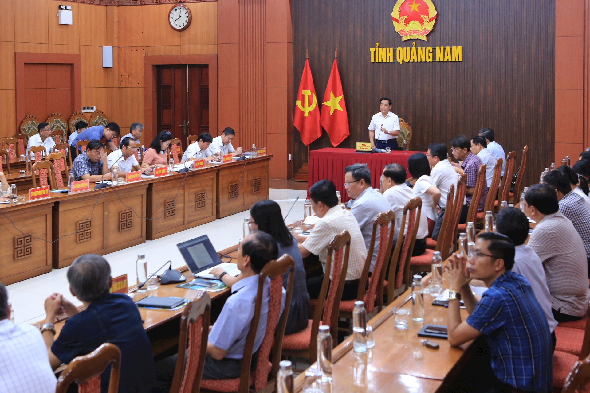 Chủ tịch Quảng Nam y&ecirc;u cầu gi&aacute;m s&aacute;t chặt lĩnh vực t&agrave;i nguy&ecirc;n - m&ocirc;i trường- Ảnh 1.
