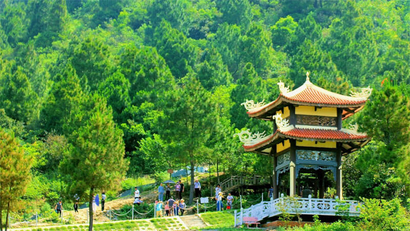 Phu nh&acirc;n Đại tướng V&otilde; Nguy&ecirc;n Gi&aacute;p sẽ y&ecirc;n nghỉ tại Vũng Ch&ugrave;a - Đảo Yến- Ảnh 3.