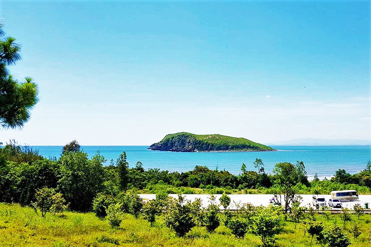 Phu nh&acirc;n Đại tướng V&otilde; Nguy&ecirc;n Gi&aacute;p sẽ y&ecirc;n nghỉ tại Vũng Ch&ugrave;a - Đảo Yến- Ảnh 4.