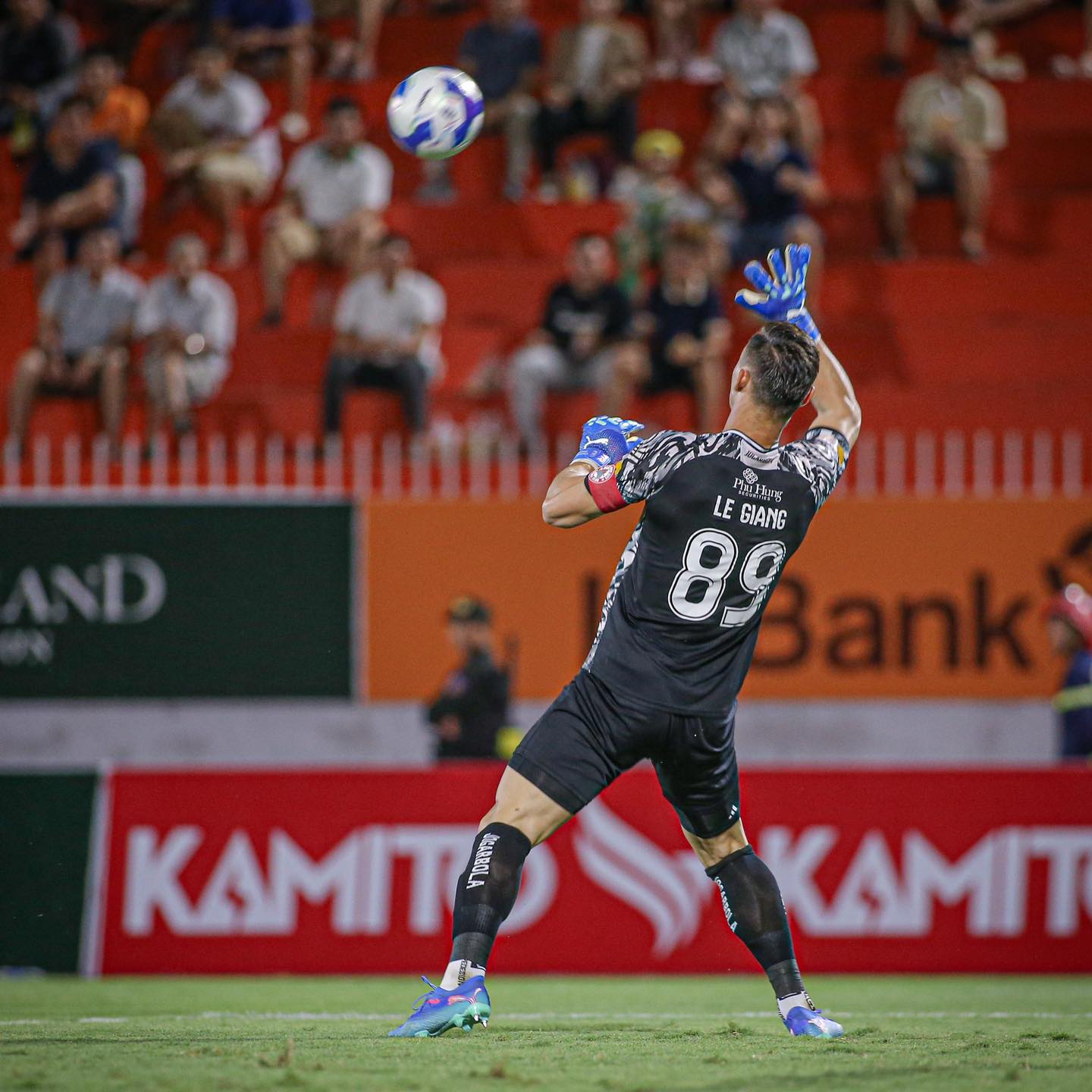 CLB TP Hồ Ch&iacute; Minh đ&aacute;nh bại &aacute; qu&acirc;n V-League- Ảnh 2.