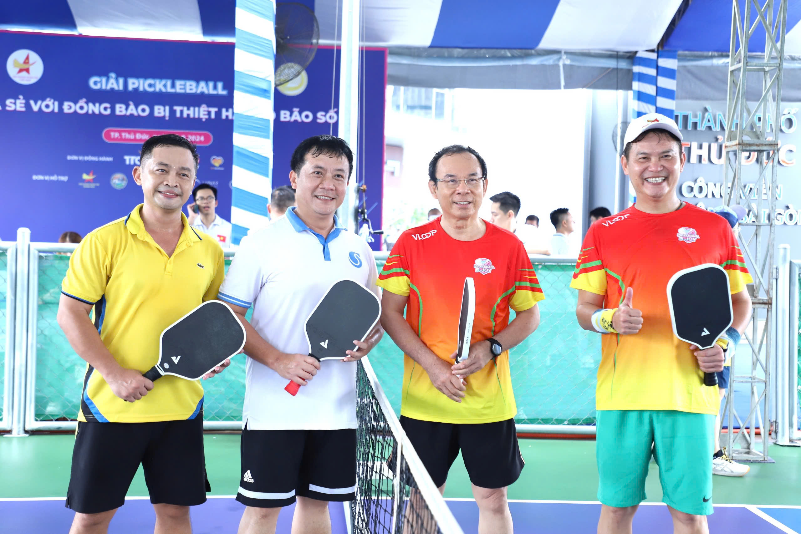 B&iacute; thư Nguyễn Văn N&ecirc;n tham gia giải Pickleball, chia sẻ với đồng b&agrave;o bị thiệt hại do b&atilde;o lũ- Ảnh 1.