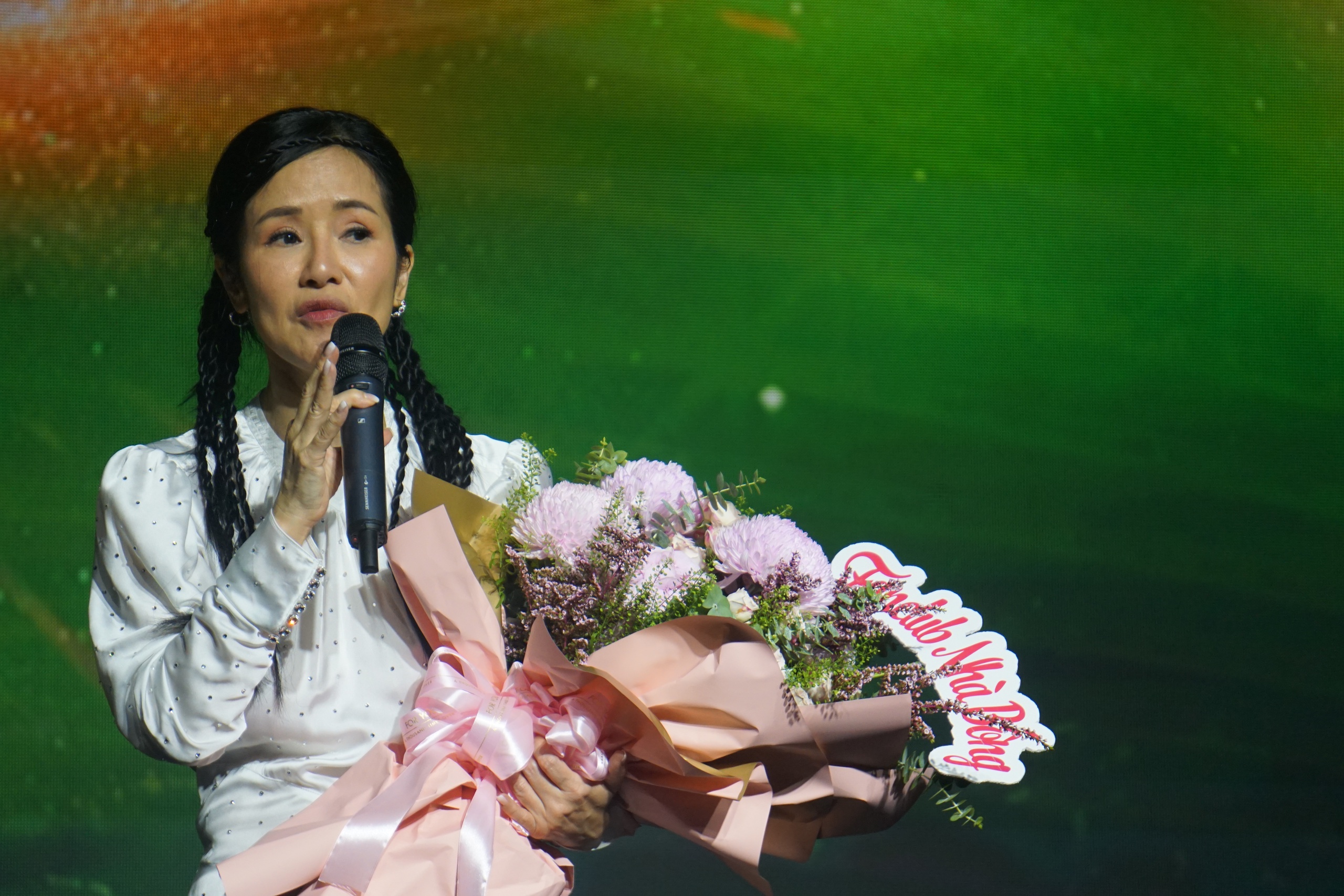 Đ&ecirc;m nhạc "Nghĩa t&igrave;nh phương Nam" quy&ecirc;n g&oacute;p gần 5,3 tỉ t&aacute;i thiết th&ocirc;n L&agrave;ng Nủ- Ảnh 10.