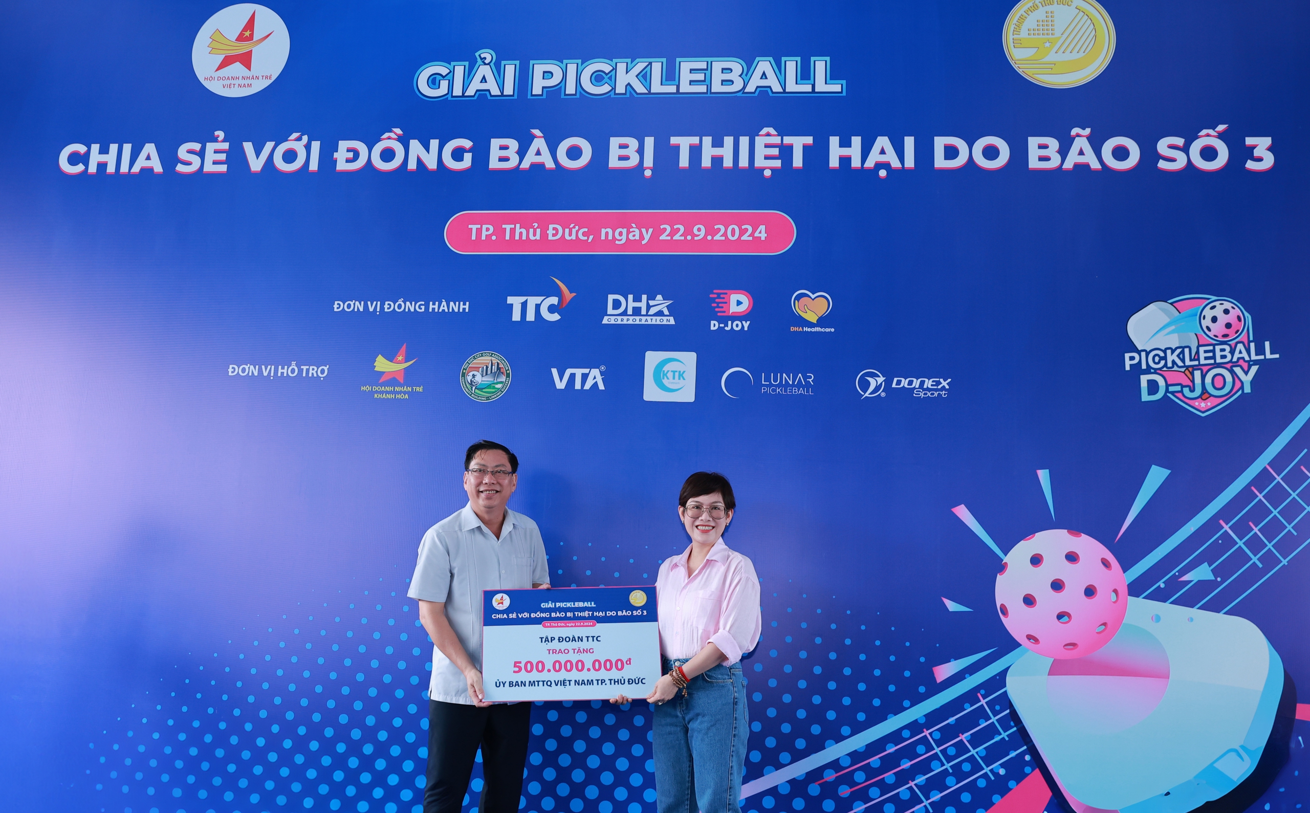 B&iacute; thư Nguyễn Văn N&ecirc;n tham gia giải Pickleball, chia sẻ với đồng b&agrave;o bị thiệt hại do b&atilde;o lũ- Ảnh 2.