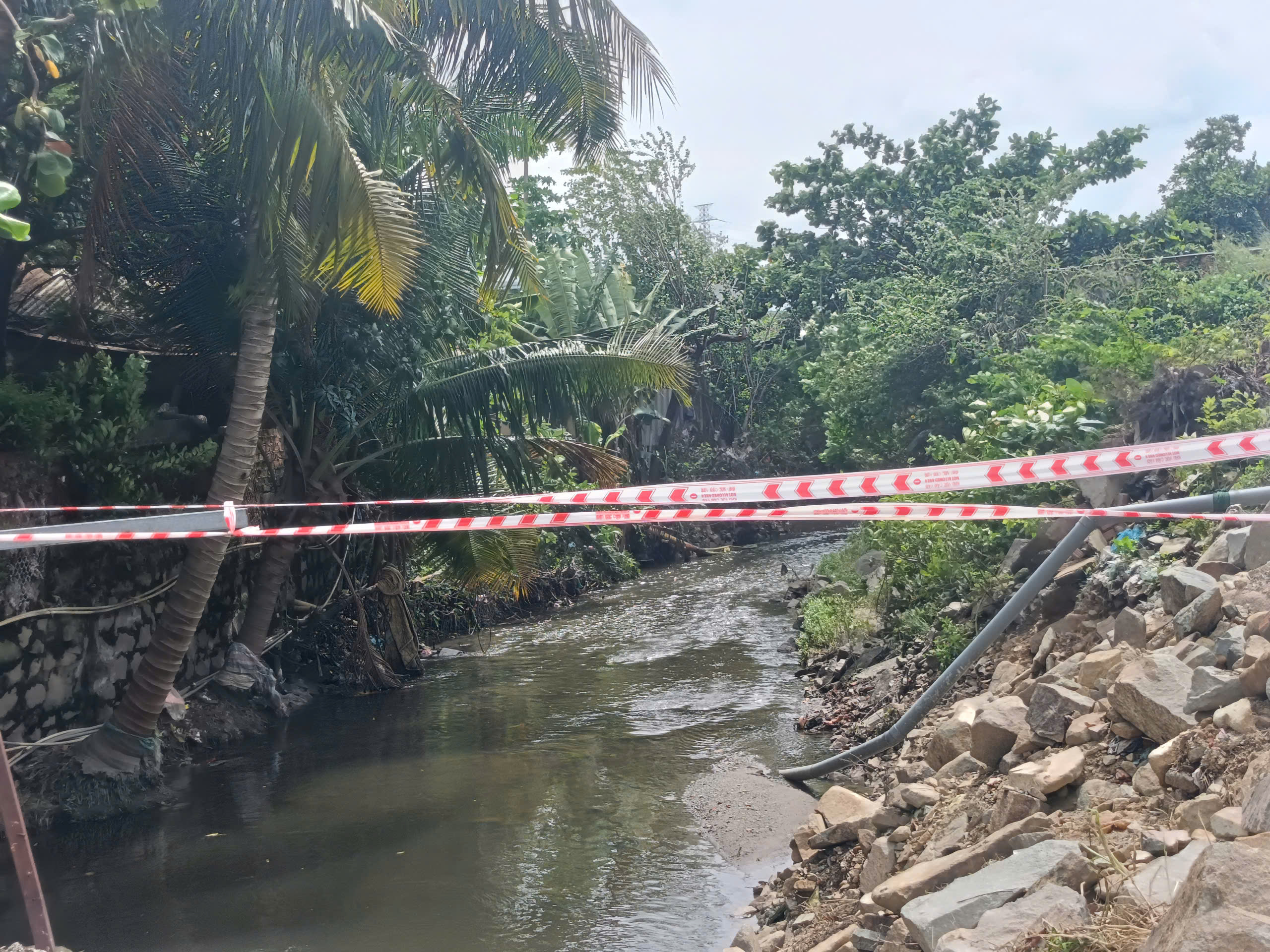 Nỗi ám ảnh bên con suối chảy qua Bình Dương và Đồng Nai - Ảnh 6.