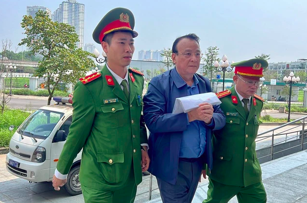 Vụ lừa đảo hơn 8.600 tỉ đồng: Chủ tịch T&acirc;n Ho&agrave;ng Minh Đỗ Anh Dũng sắp hầu to&agrave;- Ảnh 1.