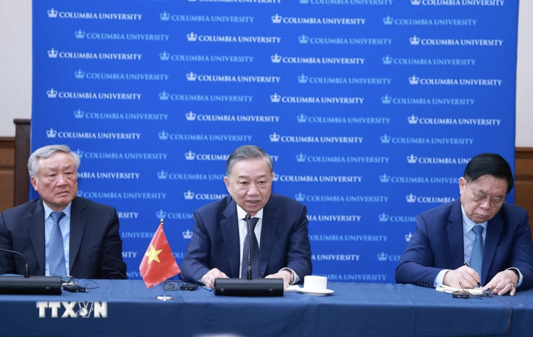 Tổng B&iacute; thư, Chủ tịch nước T&ocirc; L&acirc;m tiếp một số chuy&ecirc;n gia, học giả về Việt Nam- Ảnh 2.