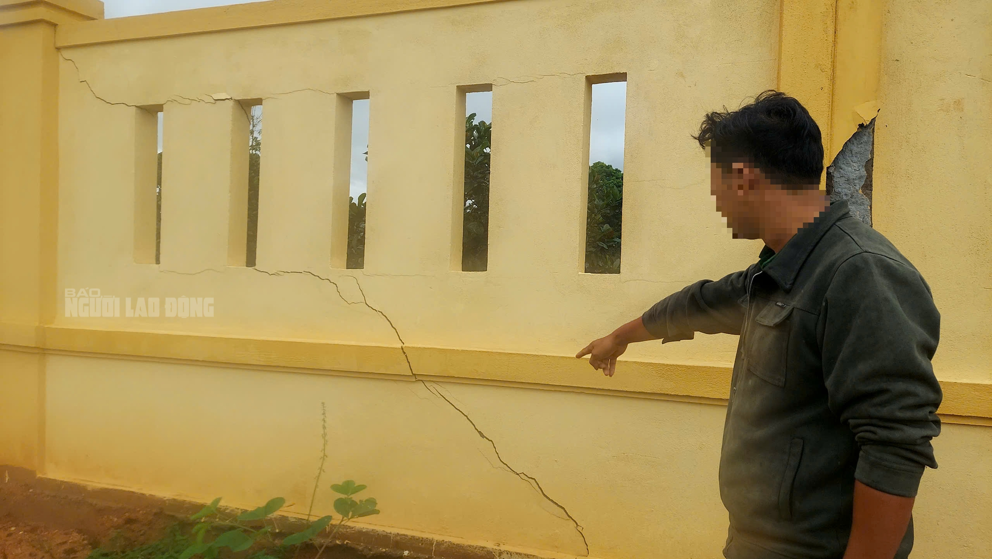 Xã từ chối tiếp nhận kè, hàng rào vì… đe dọa tính mạng người dân- Ảnh 3.