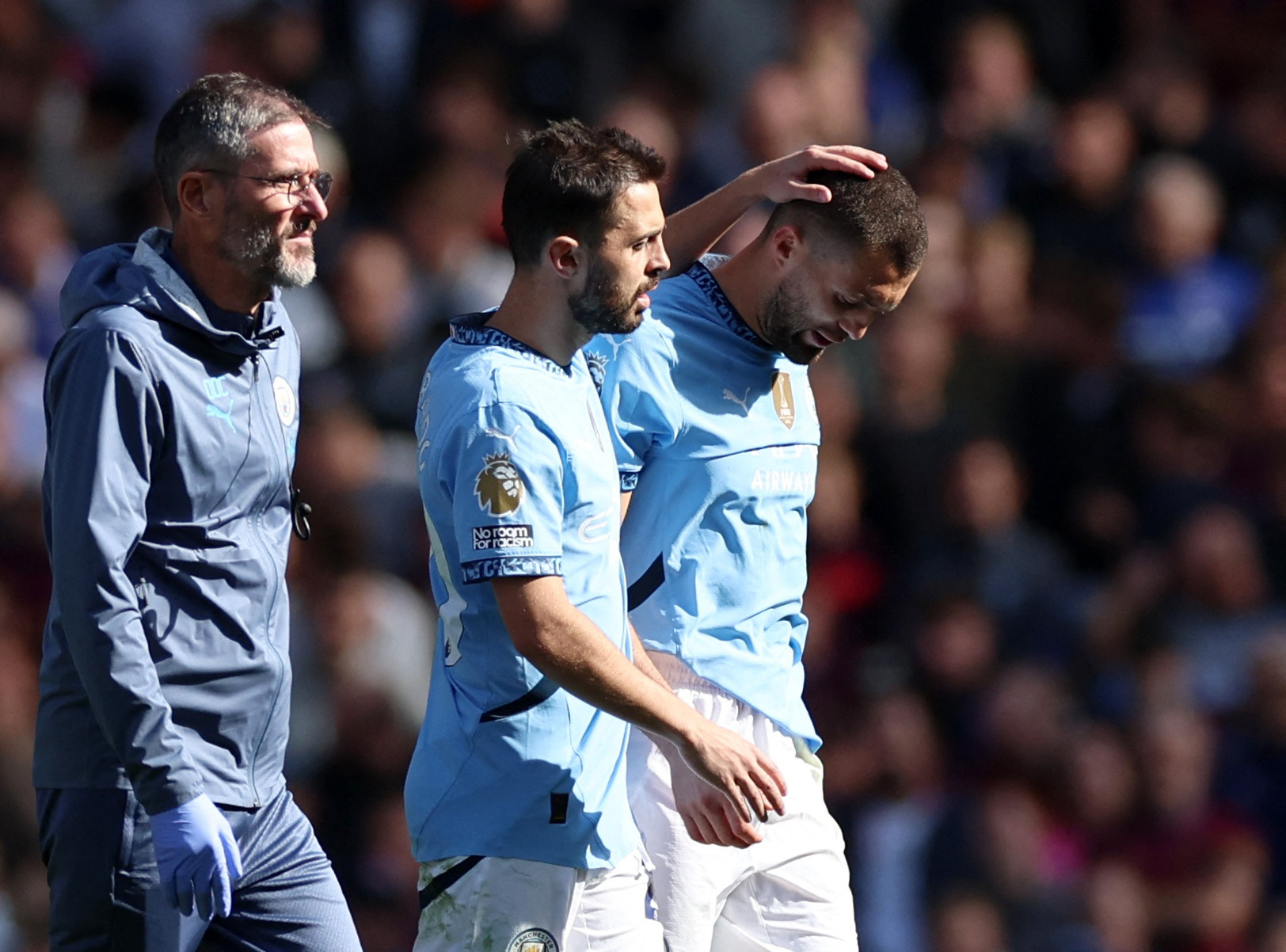 Tho&aacute;t thua ph&uacute;t 98, Man City chỉ tr&iacute;ch Arsenal "ph&aacute; hoại b&oacute;ng đ&aacute;"- Ảnh 4.
