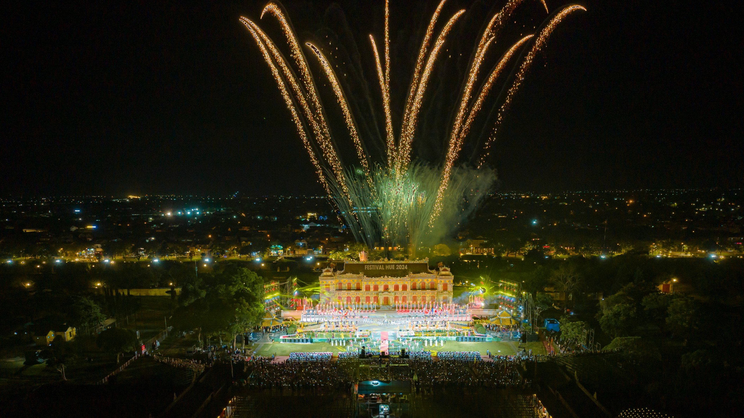 C&uacute; h&iacute;ch từ một kỳ Festival Huế th&agrave;nh c&ocirc;ng- Ảnh 2.