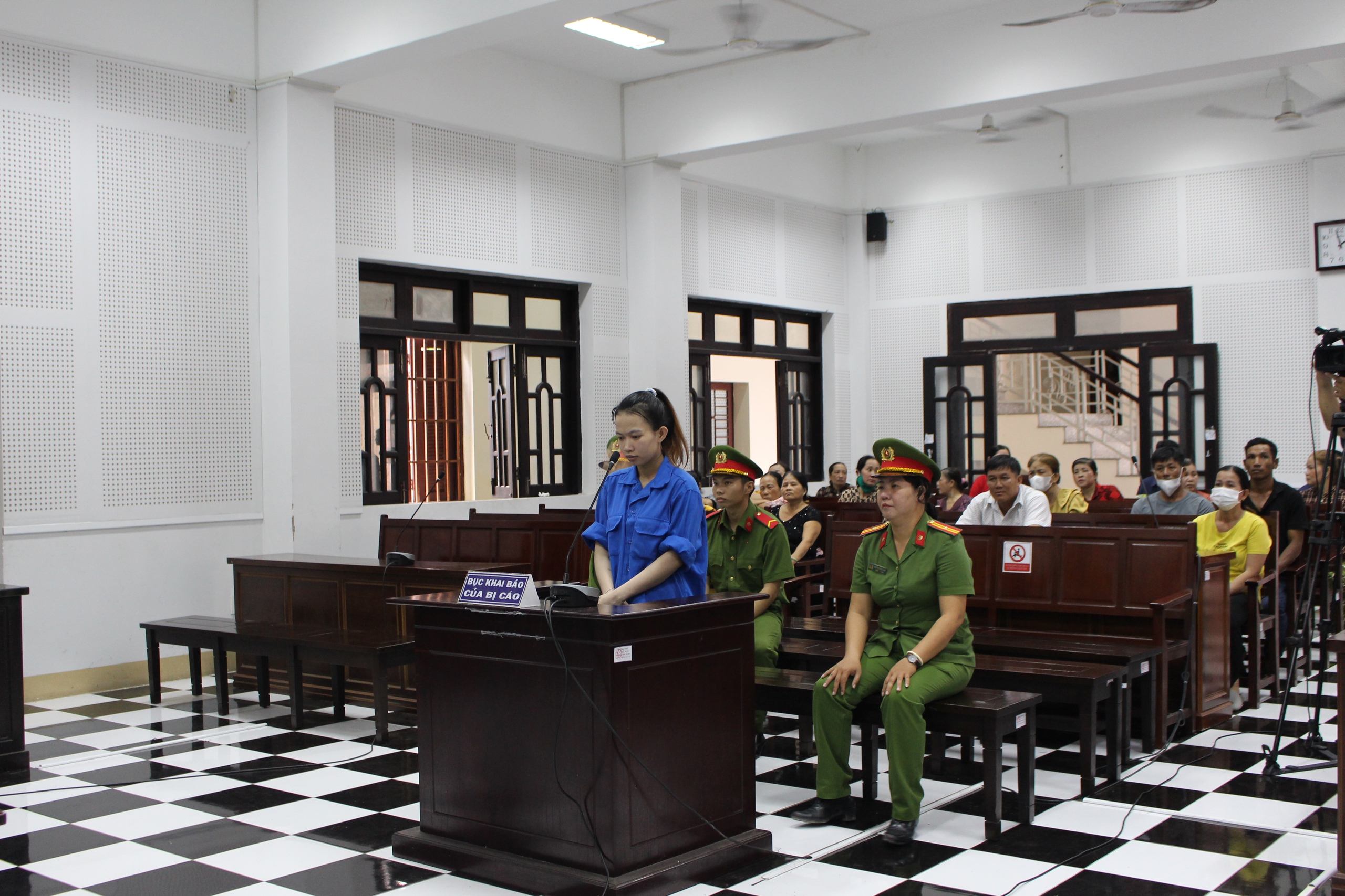 Bị c&ocirc;ng ty lừa đảo ở Campuchia bỏ đ&oacute;i, thiếu nữ may mắn trở về Việt Nam- Ảnh 1.