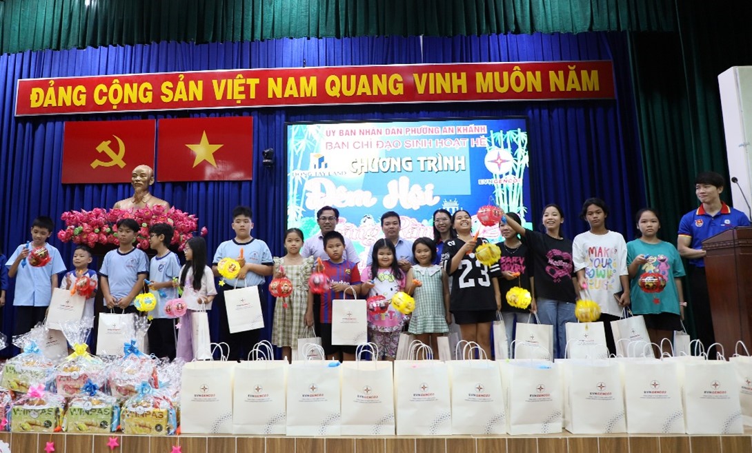 EVNGENCO3 trao 350 phần qu&agrave; Trung thu- Ảnh 1.