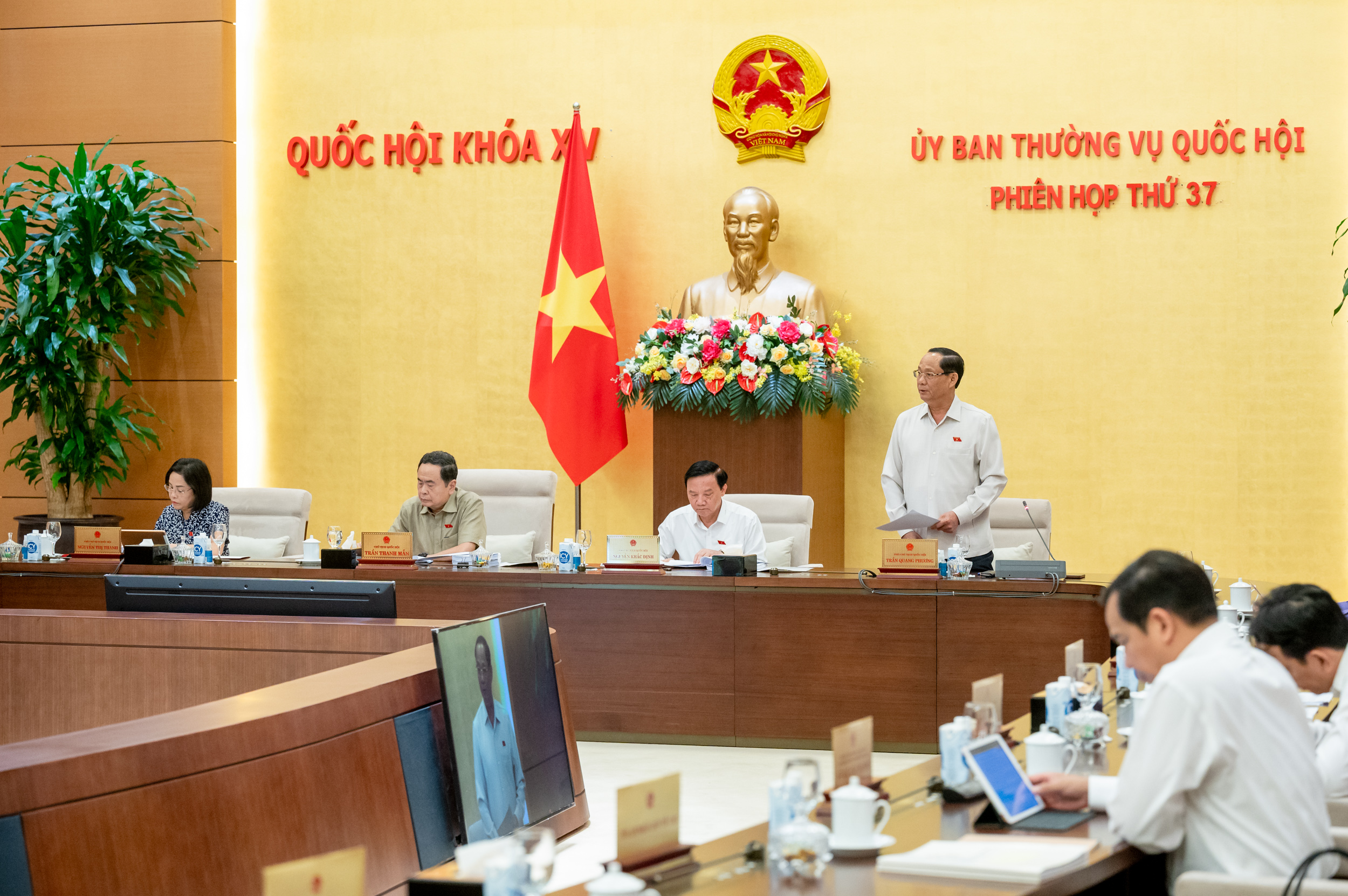 Ủy ban thường vụ QH xem xét báo cáo giám sát về thị trường BĐS và phát triển nhà ở xã hội- Ảnh 1.