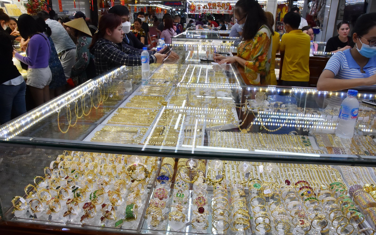 Giá vàng hôm nay, 24-9: Tăng dữ dội