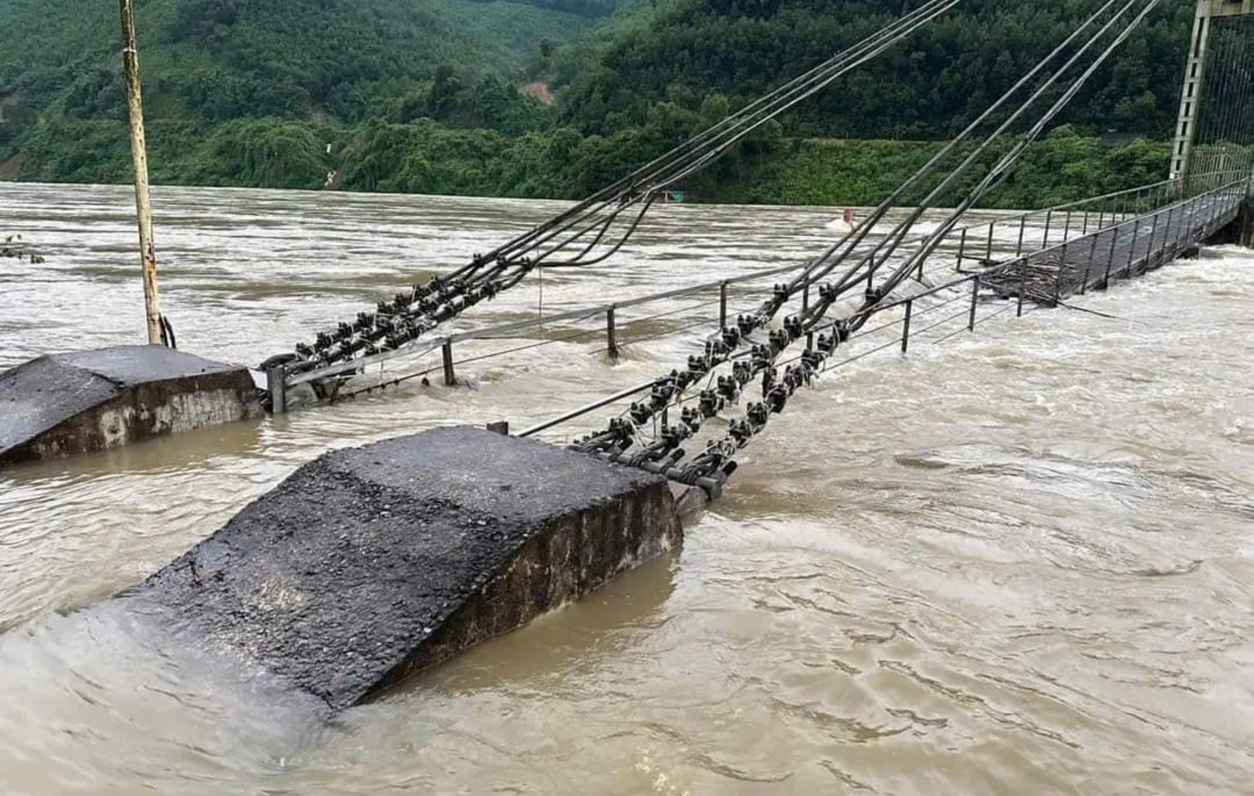 Bản du lịch cộng đồng nổi tiếng ở Thanh Hóa bị cô lập- Ảnh 1.