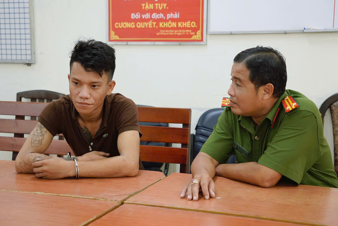 TP HCM: Nghi phạm tr&ecirc;n đường trốn xuống Long An th&igrave; bị bắt- Ảnh 1.