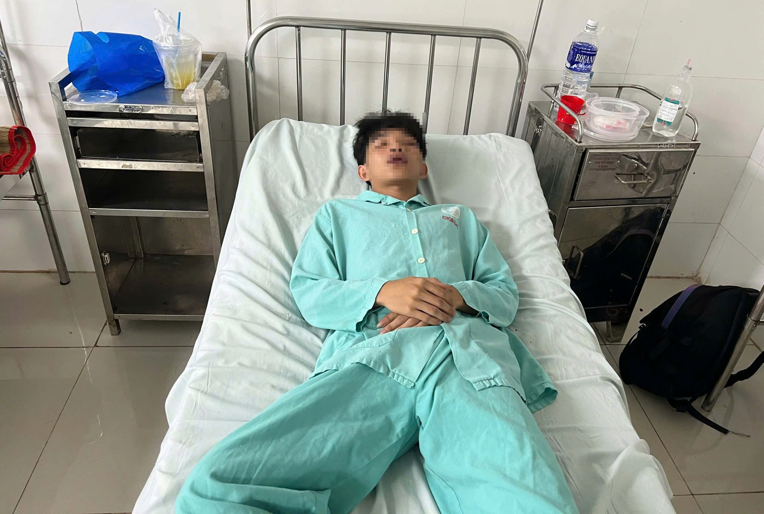 Triệu tập thiếu niên đánh hội đồng nam sinh ở Bình Phước- Ảnh 2.