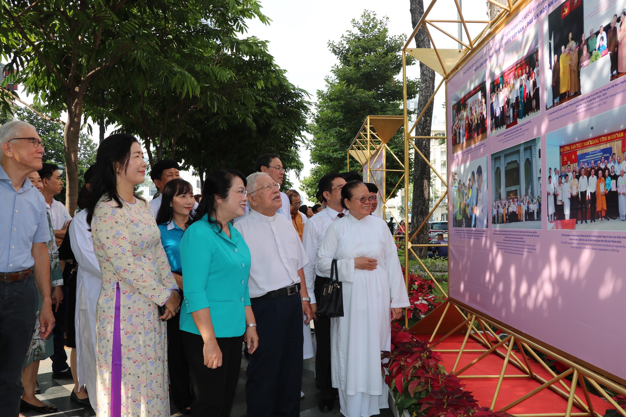 Khai mạc triển l&atilde;m ảnh "MTTQ Việt Nam - Dấu ấn một nhiệm kỳ"- Ảnh 2.