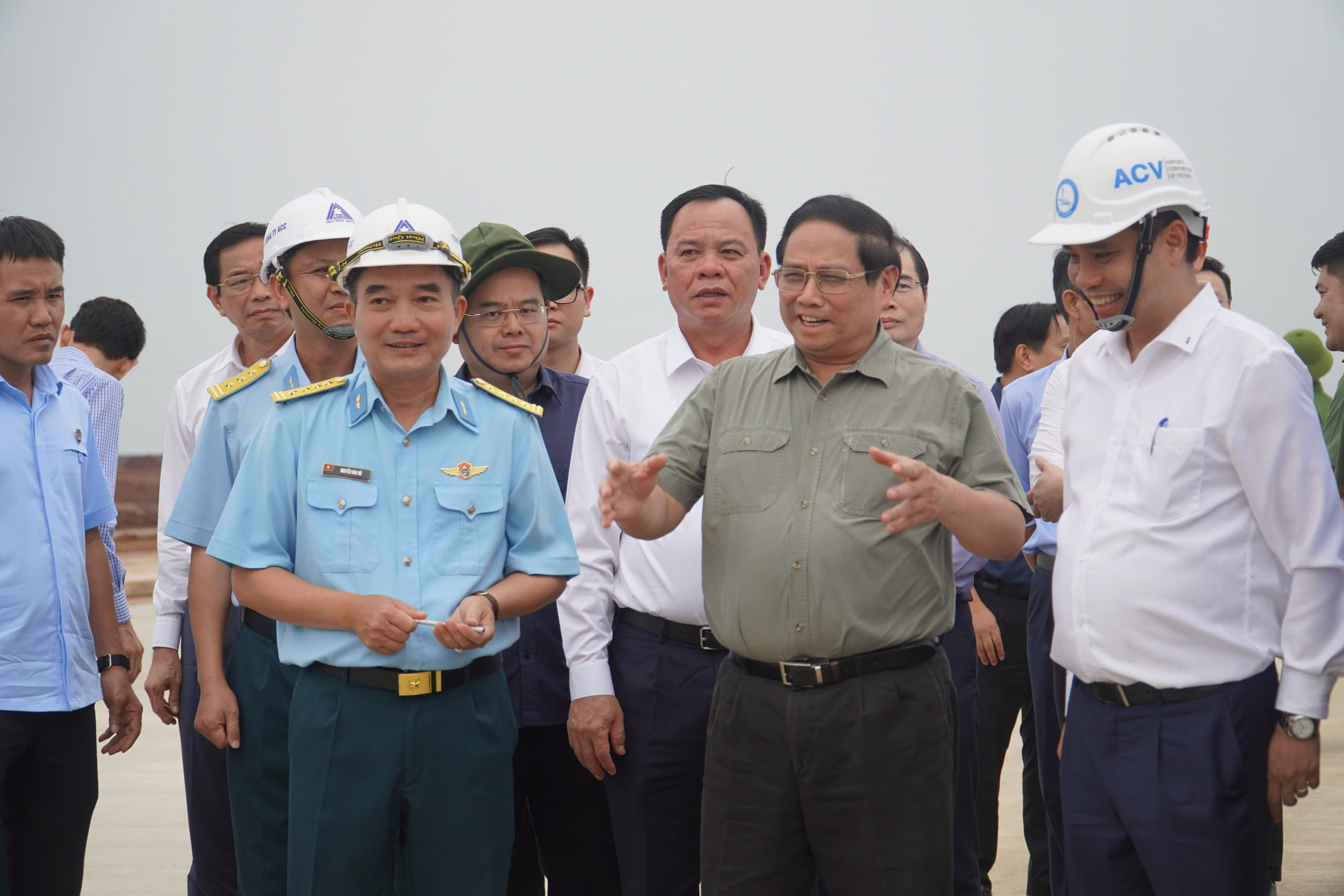 Thủ tướng Phạm Minh Chính kiểm tra tiến độ sân bay Long Thành- Ảnh 3.