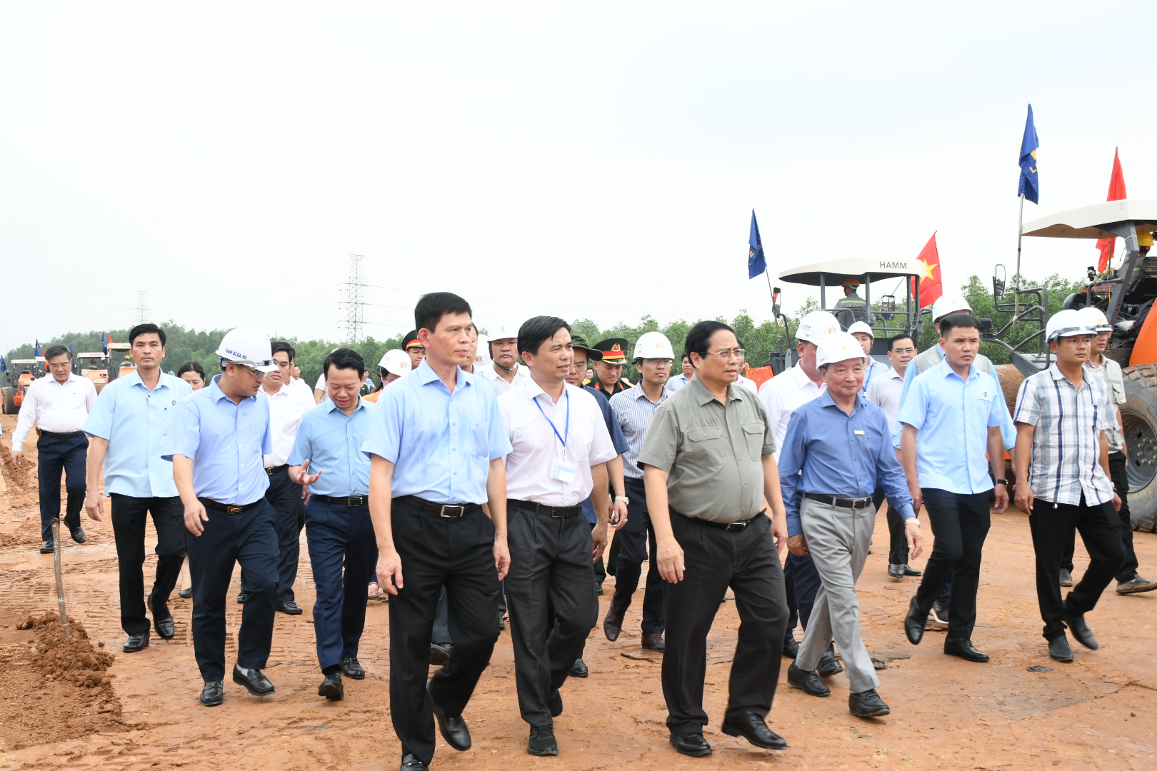 Thủ tướng Phạm Minh Chính kiểm tra tiến độ sân bay Long Thành- Ảnh 4.