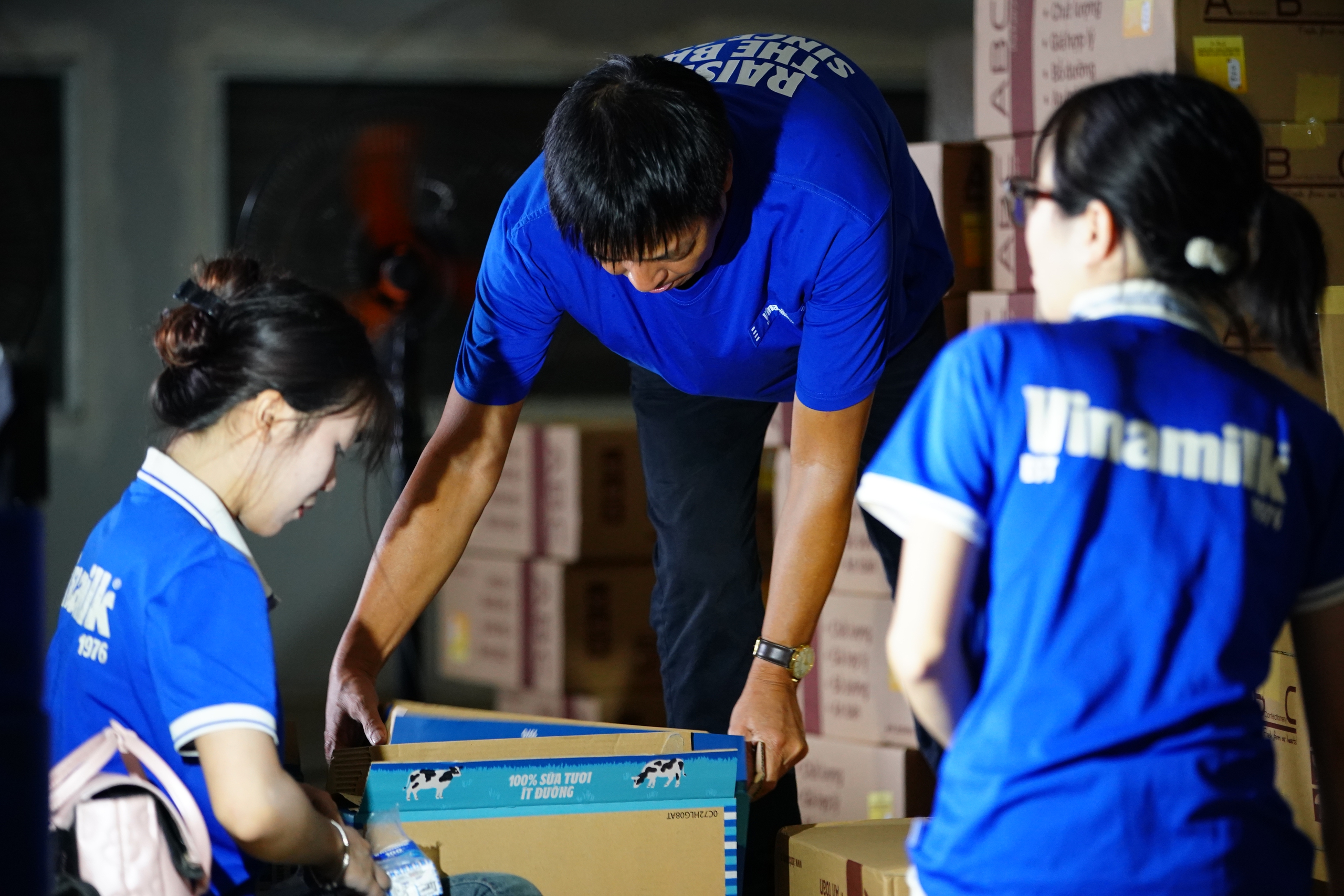 Nỗ lực khắc phục hậu quả, ổn định đời sống tại các vùng bão lũ- Ảnh 11.