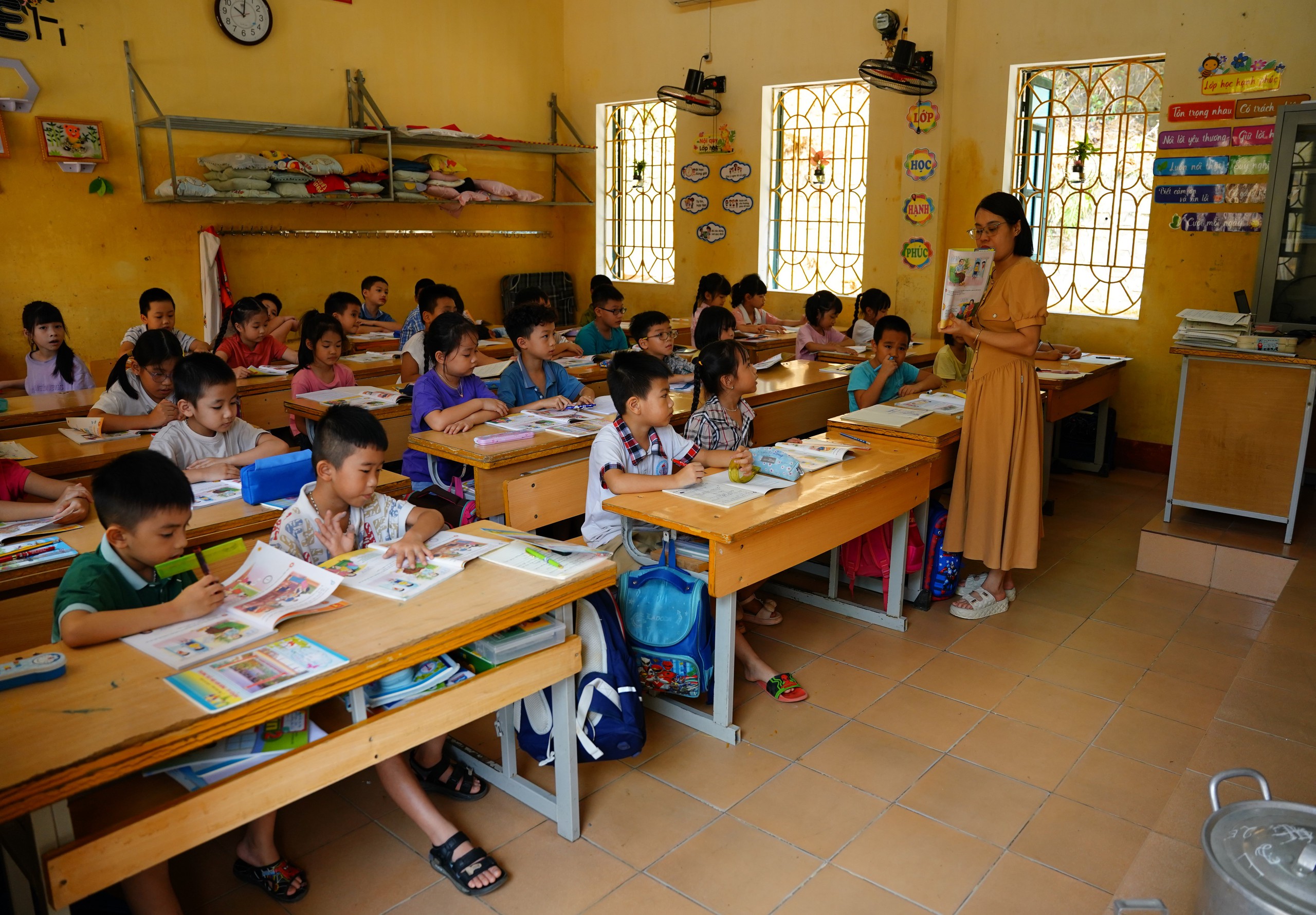 Nỗ lực khắc phục hậu quả, ổn định đời sống tại các vùng bão lũ- Ảnh 4.