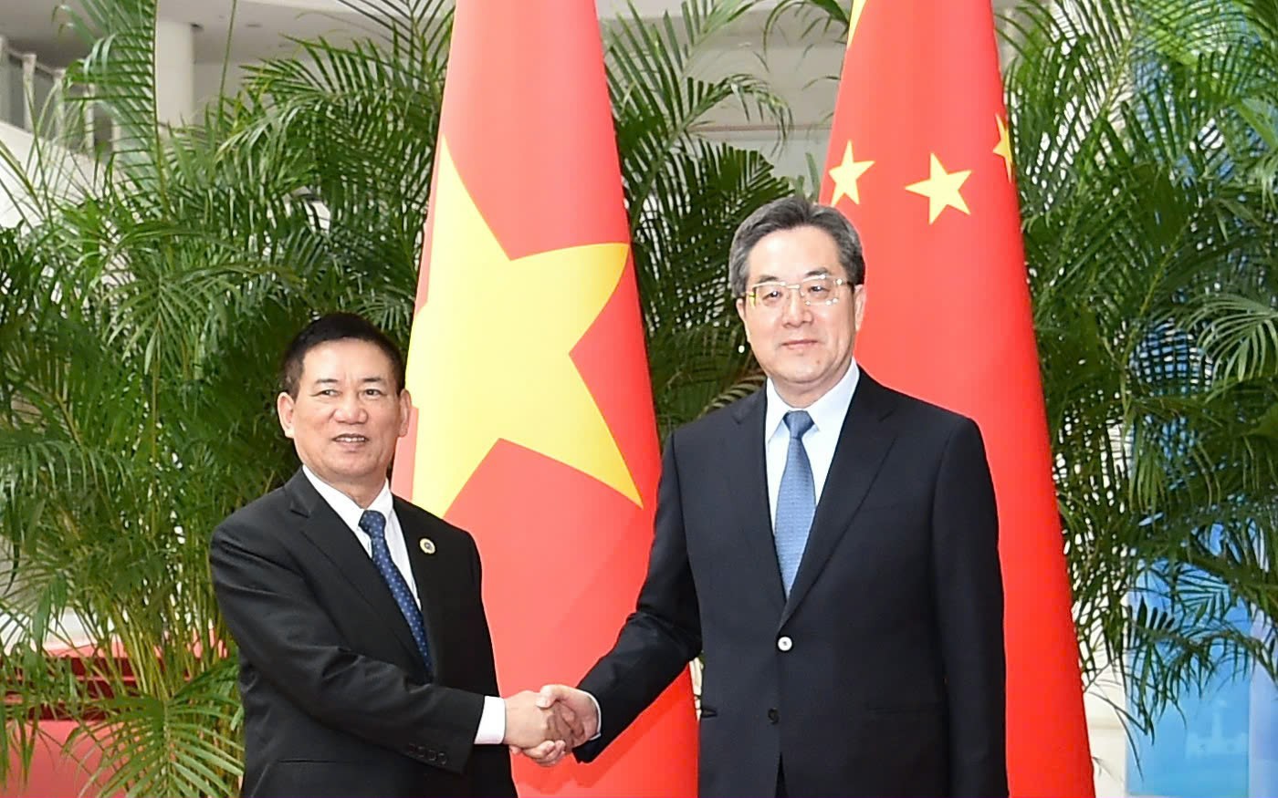 Th&uacute;c đẩy kết nối hạ tầng giao th&ocirc;ng đường sắt, đường bộ qua bi&ecirc;n giới Việt - Trung