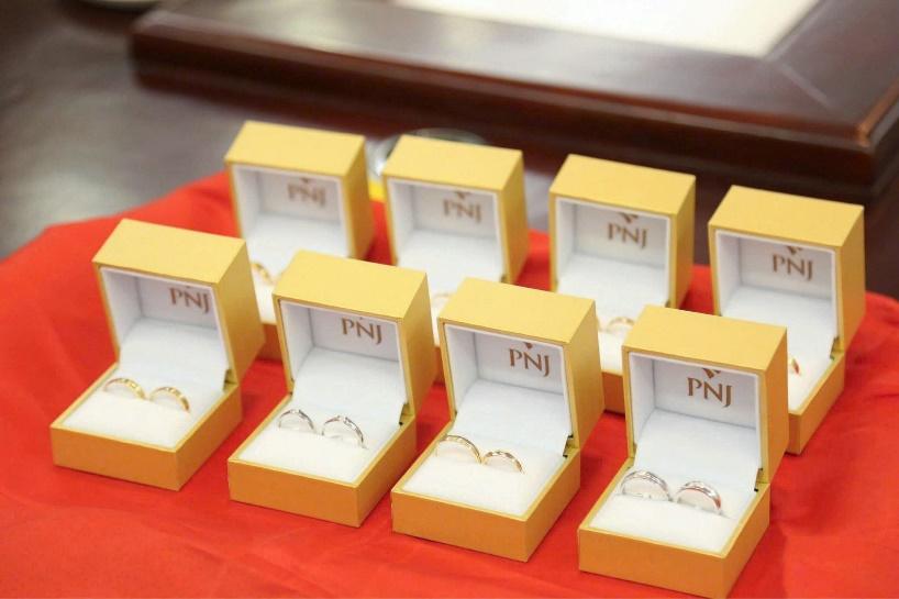 Gia đ&igrave;nh trẻ hạnh ph&uacute;c 2024: Chuỗi Lễ cưới tập thể v&agrave; trao nhẫn cưới cho c&aacute;c cặp đ&ocirc;i kh&oacute; khăn tr&ecirc;n to&agrave;n quốc- Ảnh 2.