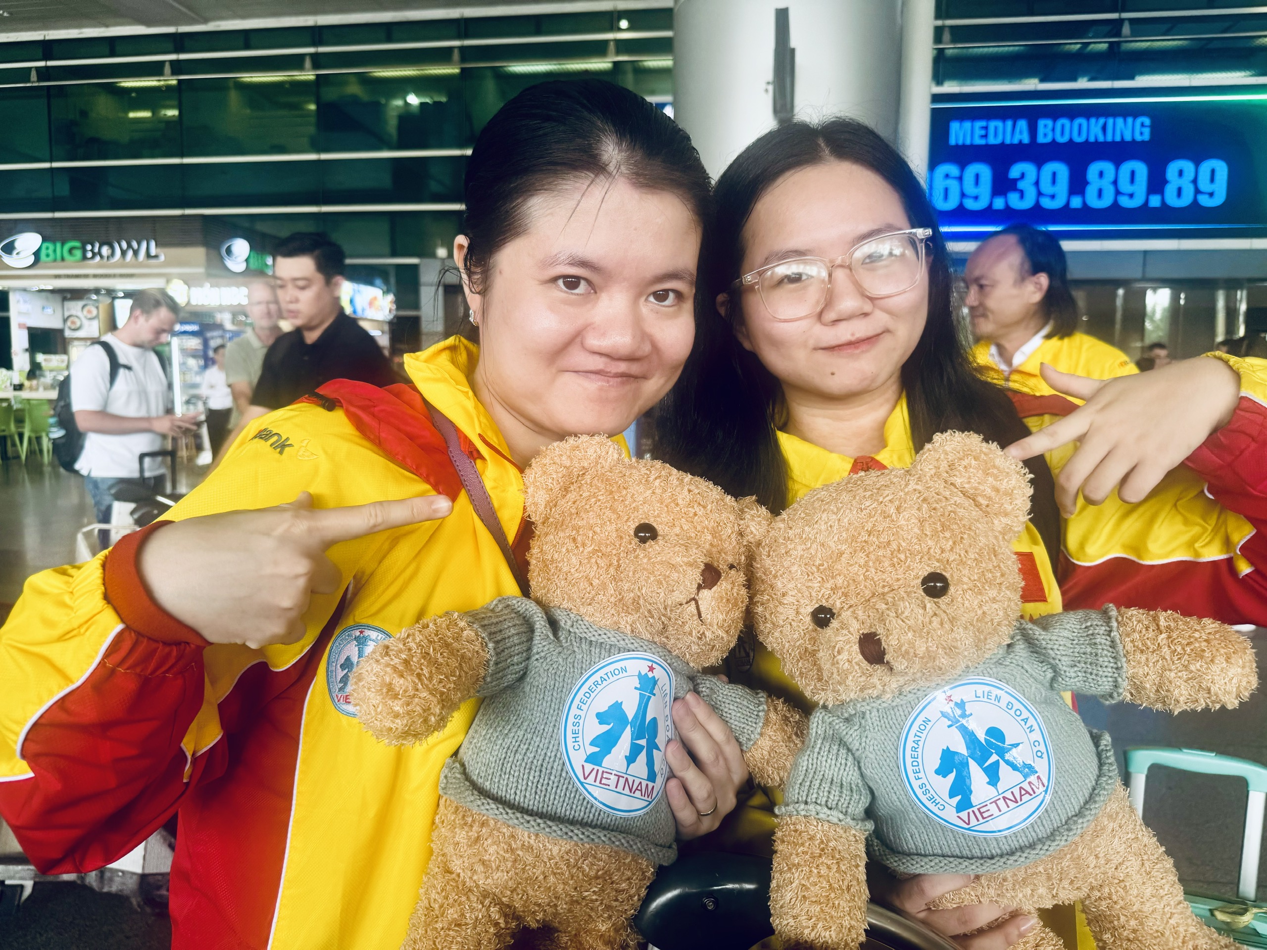 Các kỳ thủ Việt Nam trở về sau Olympiad cờ vua 2024- Ảnh 6.