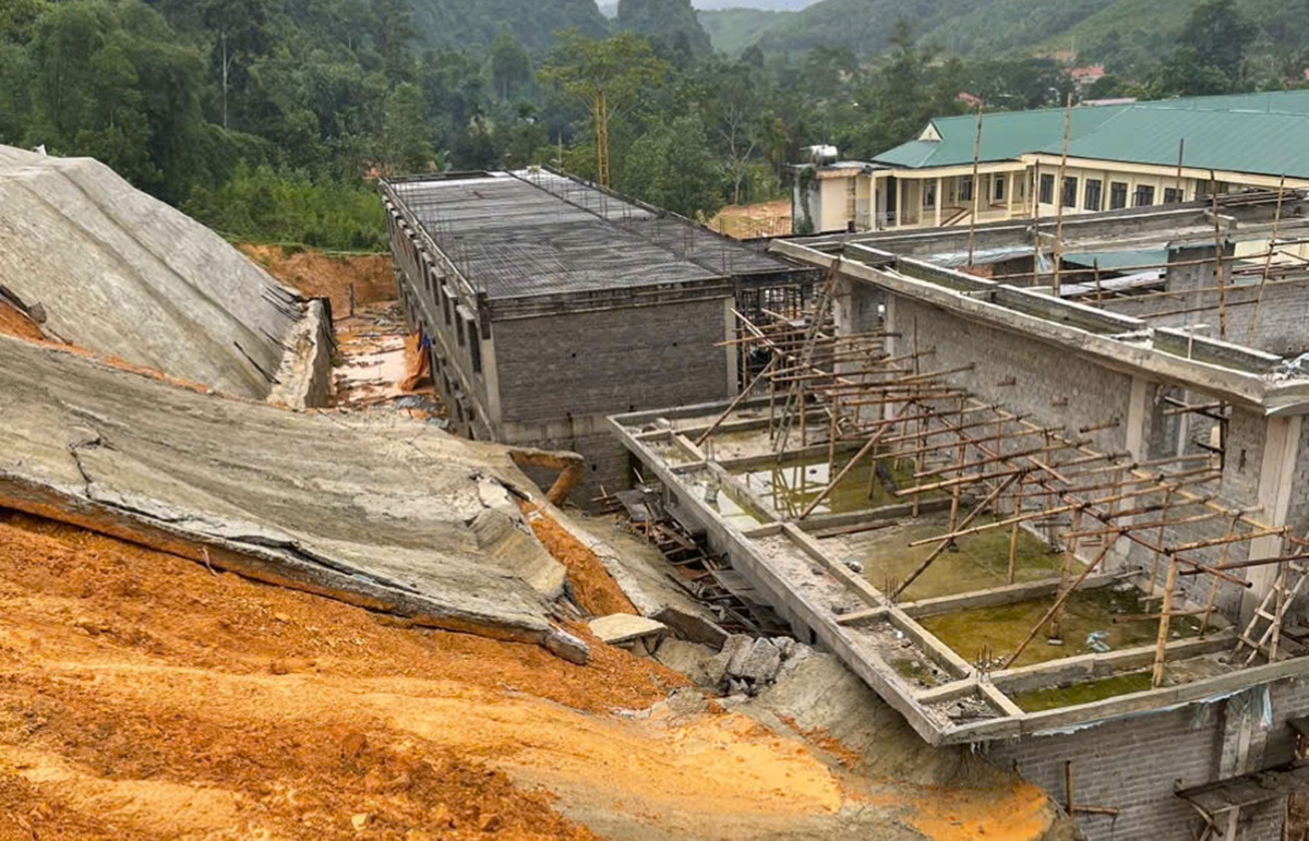 Mưa lũ, sạt lở đất l&agrave;m 168 ng&ocirc;i nh&agrave; ở Thanh H&oacute;a bị hư hỏng- Ảnh 2.