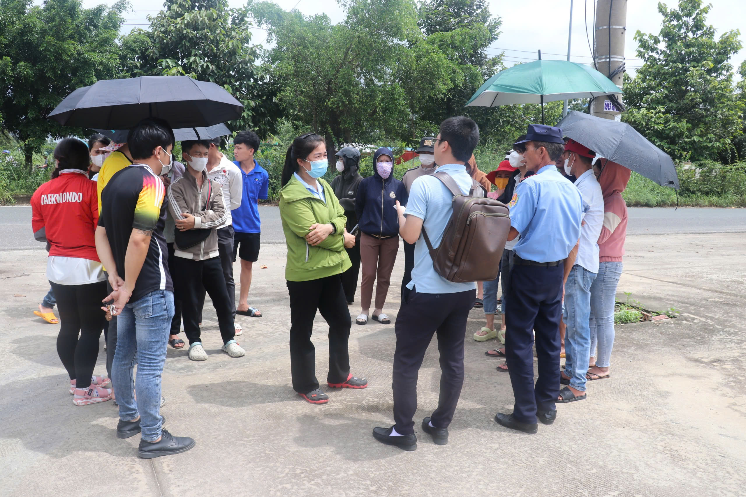 Một chủ doanh nghiệp bỗng dưng "mất t&iacute;ch", h&agrave;ng trăm c&ocirc;ng nh&acirc;n bị cho th&ocirc;i việc đột ngột - Ảnh 1.