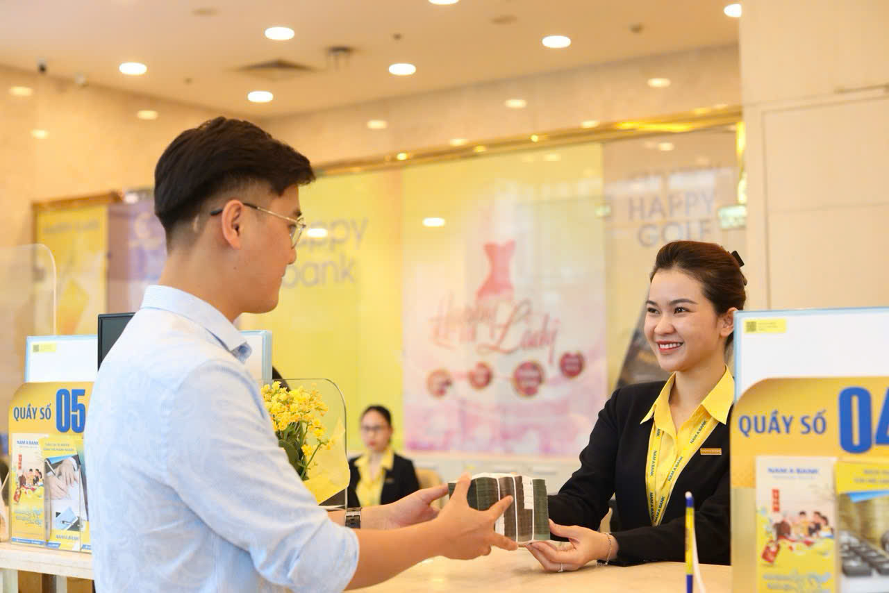 Ng&acirc;n h&agrave;ng giảm l&atilde;i suất, đồng h&agrave;nh c&ugrave;ng b&agrave; con v&ugrave;ng b&atilde;o lũ ổn định cuộc sống- Ảnh 1.