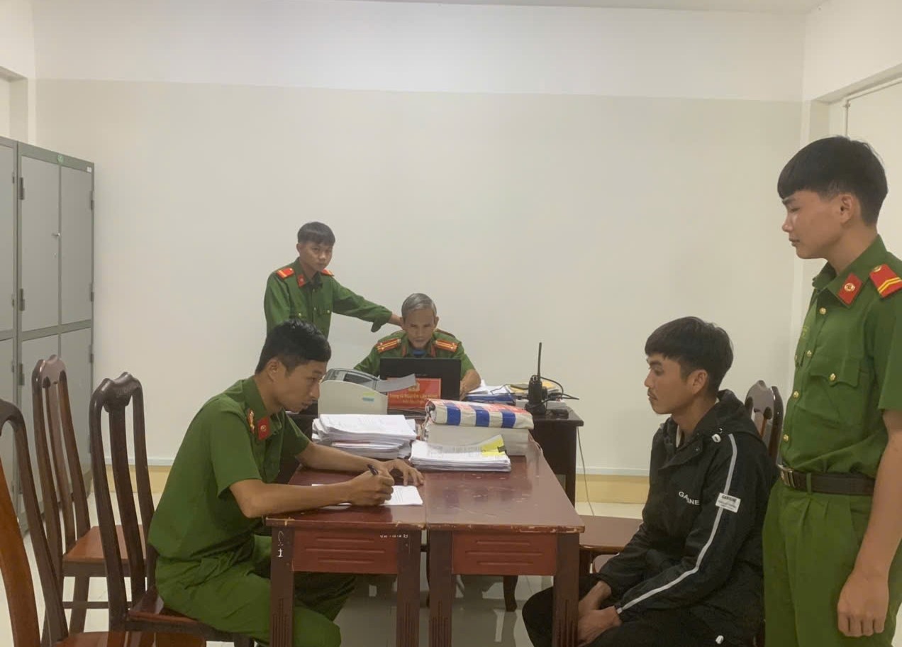 Khởi tố phụ huynh t&ocirc;ng chết học sinh trong s&acirc;n trường- Ảnh 1.