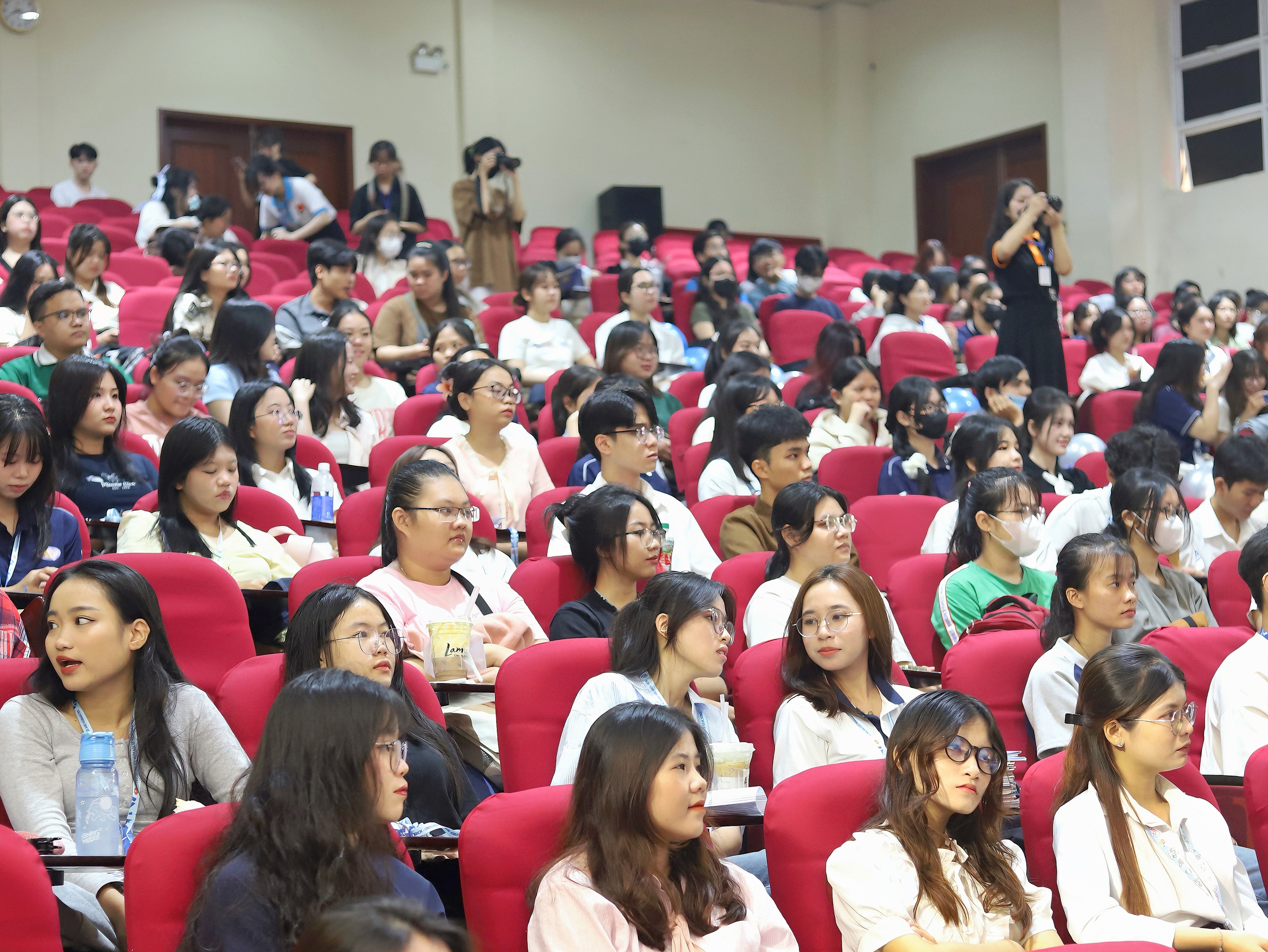 B&aacute;o Người Lao Động tiếp sức t&acirc;n sinh vi&ecirc;n Ng&ocirc;n ngữ học- Ảnh 6.