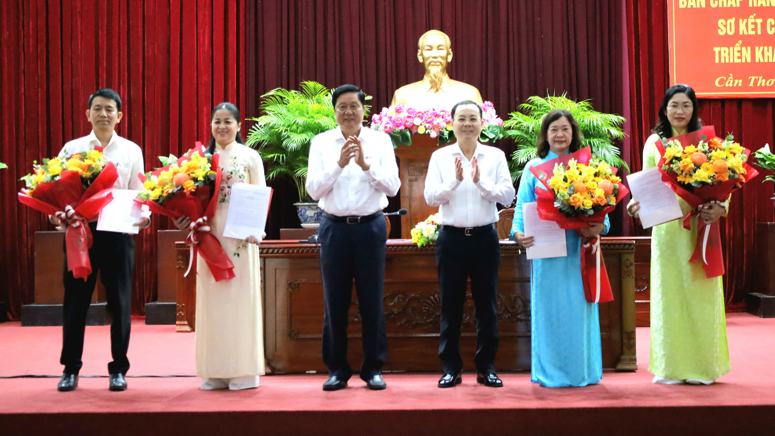 Ban B&iacute; thư chỉ định 4 c&aacute;n bộ tham gia Ban Chấp h&agrave;nh Đảng bộ TP Cần Thơ- Ảnh 1.