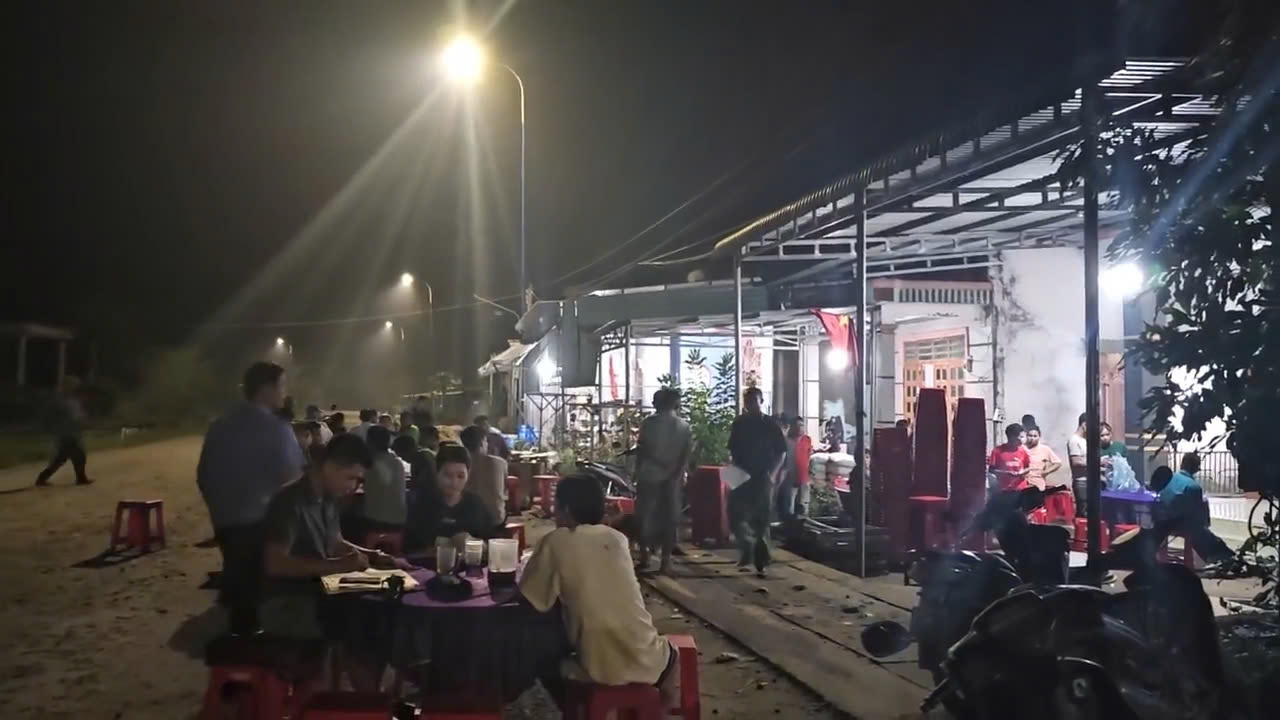 Đang ngồi nhậu người đ&agrave;n &ocirc;ng bất ngờ tử vong- Ảnh 1.