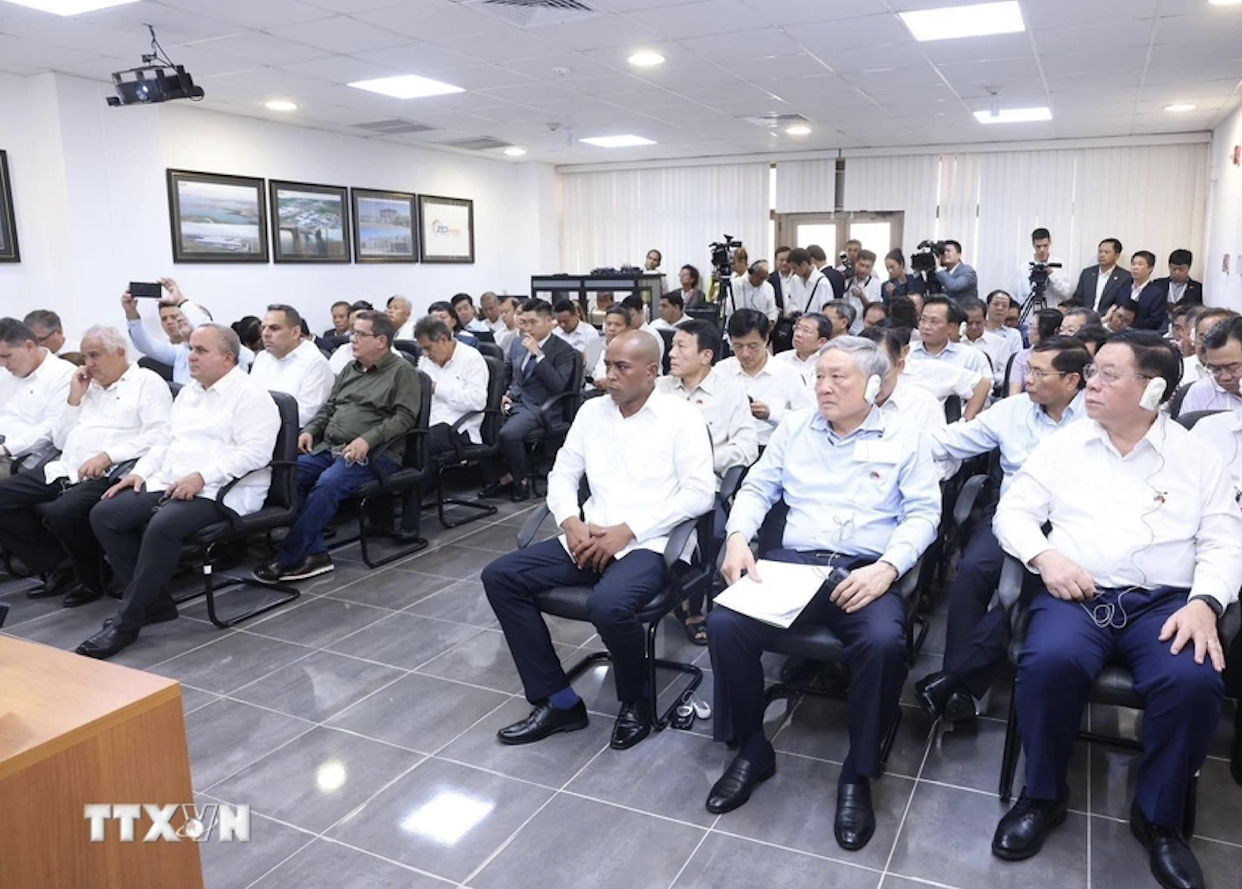 Tổng B&iacute; thư, Chủ tịch nước T&ocirc; L&acirc;m thăm Đặc khu ph&aacute;t triển Mariel- Ảnh 5.