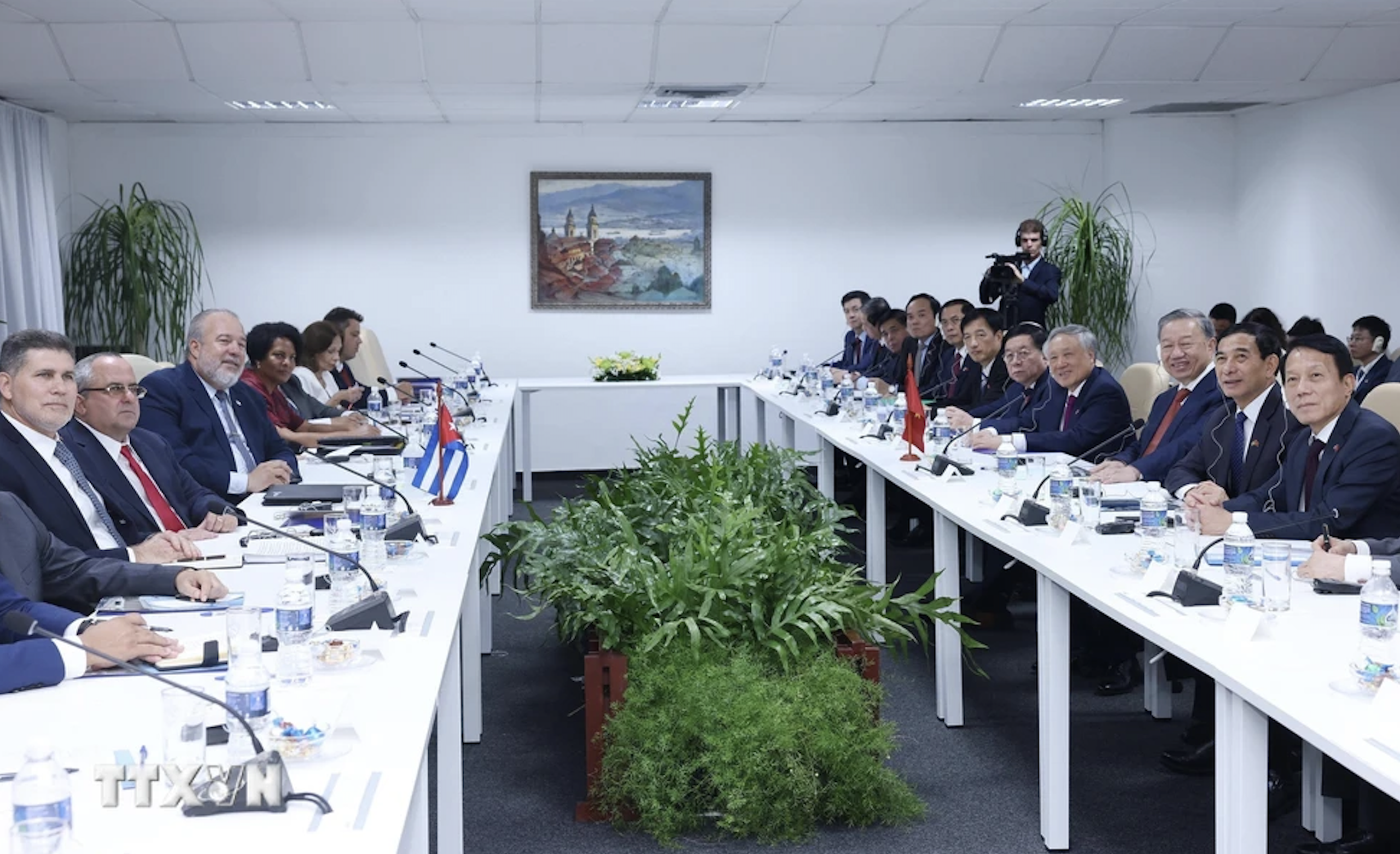 Tổng B&iacute; thư, Chủ tịch nước T&ocirc; L&acirc;m hội kiến Thủ tướng Cuba- Ảnh 5.