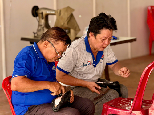 Th&iacute; sinh thực h&agrave;nh tại hội thi &ldquo;Thợ giỏi ng&agrave;nh da gi&agrave;y&rdquo; năm 2024