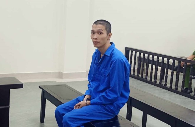 Sau 2 lần bị đ&aacute;nh, nh&acirc;n vi&ecirc;n c&acirc;y xăng d&ugrave;ng dao đ&acirc;m kh&aacute;ch h&agrave;ng đi xe &ocirc;t&ocirc;- Ảnh 1.