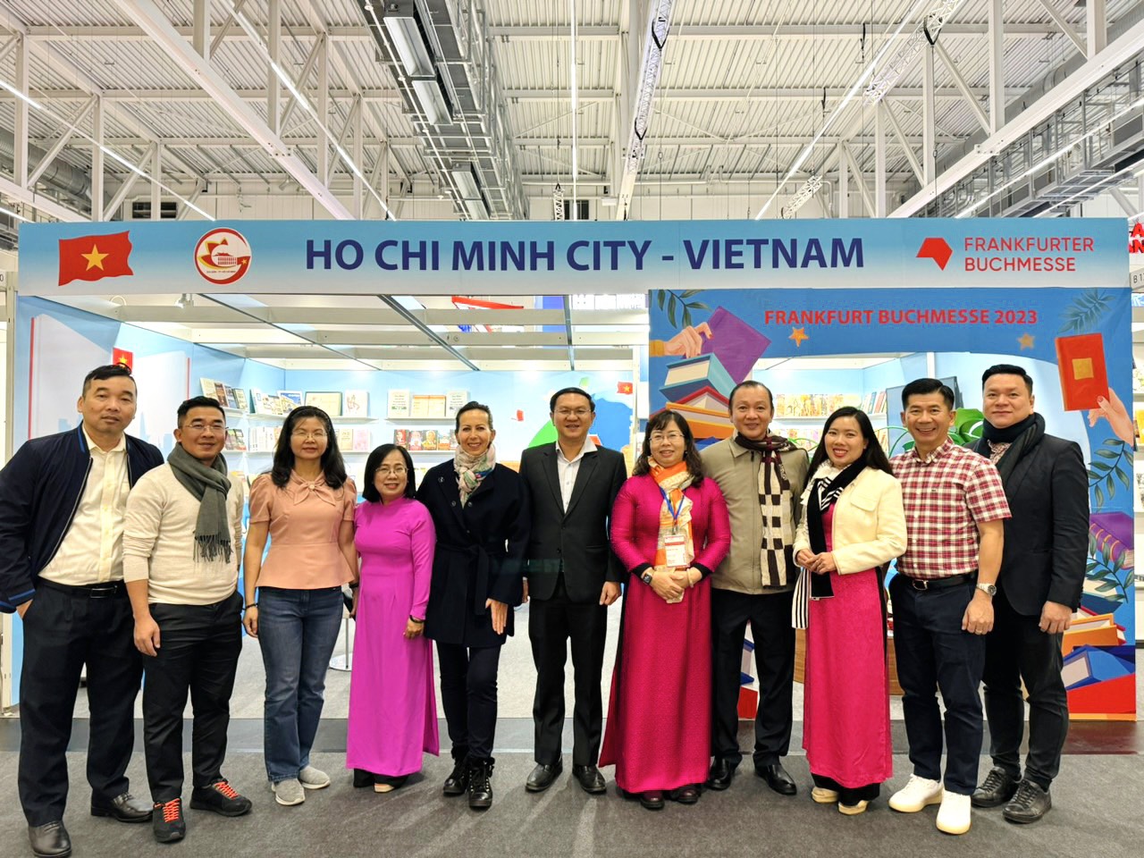 Nhiều hoạt động ý nghĩa tại Tuần lễ Sách và Chuyển đổi số - Ảnh 4.