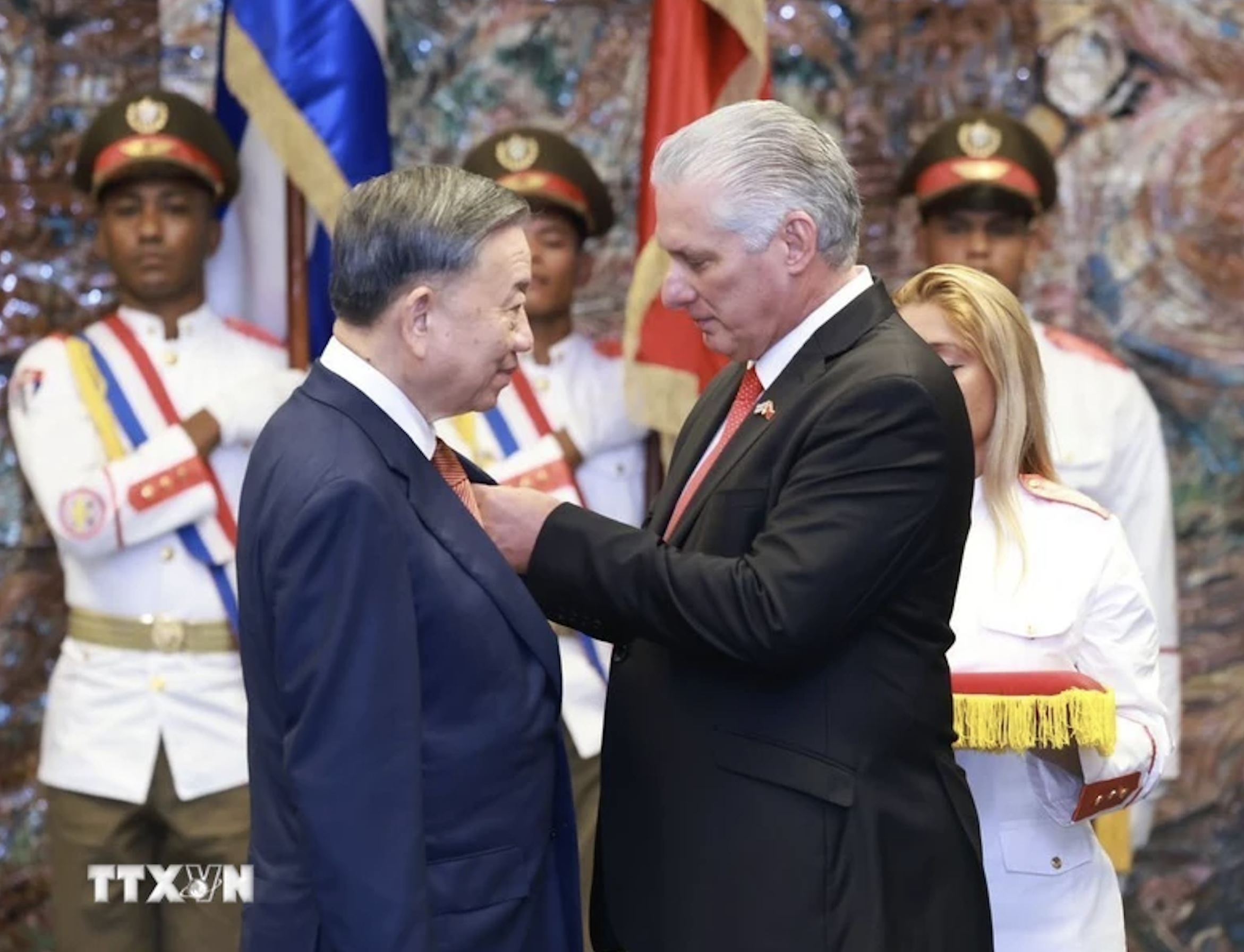 L&atilde;nh đạo Cuba d&agrave;nh nhiều biệt lệ đ&oacute;n tiếp Tổng B&iacute; thư, Chủ tịch nước T&ocirc; L&acirc;m- Ảnh 5.