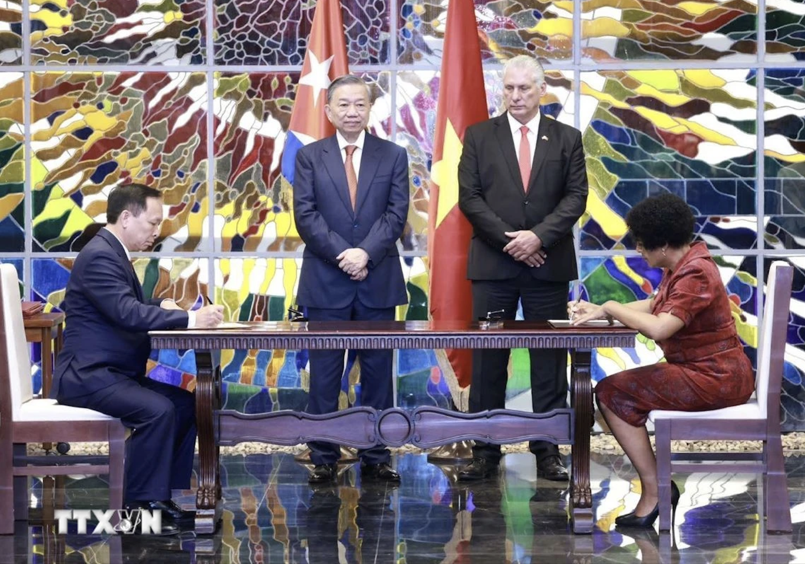 Tổng B&iacute; thư, Chủ tịch nước hội đ&agrave;m với B&iacute; thư Thứ nhất, Chủ tịch nước Cuba- Ảnh 5.