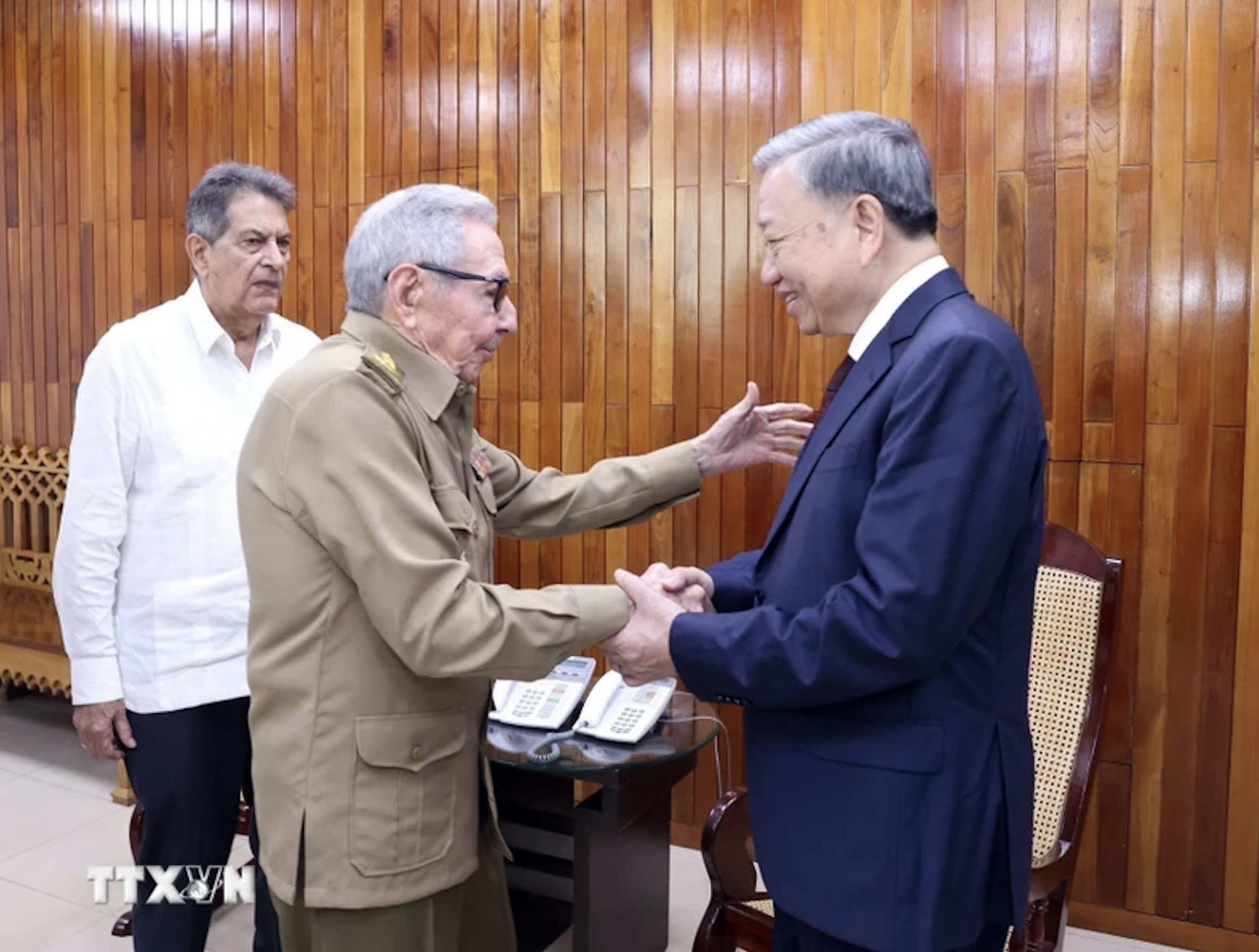 Tổng B&iacute; thư, Chủ tịch nước gặp L&atilde;nh tụ C&aacute;ch mạng Cuba, Đại tướng R&aacute;ul Castro Ruz- Ảnh 2.