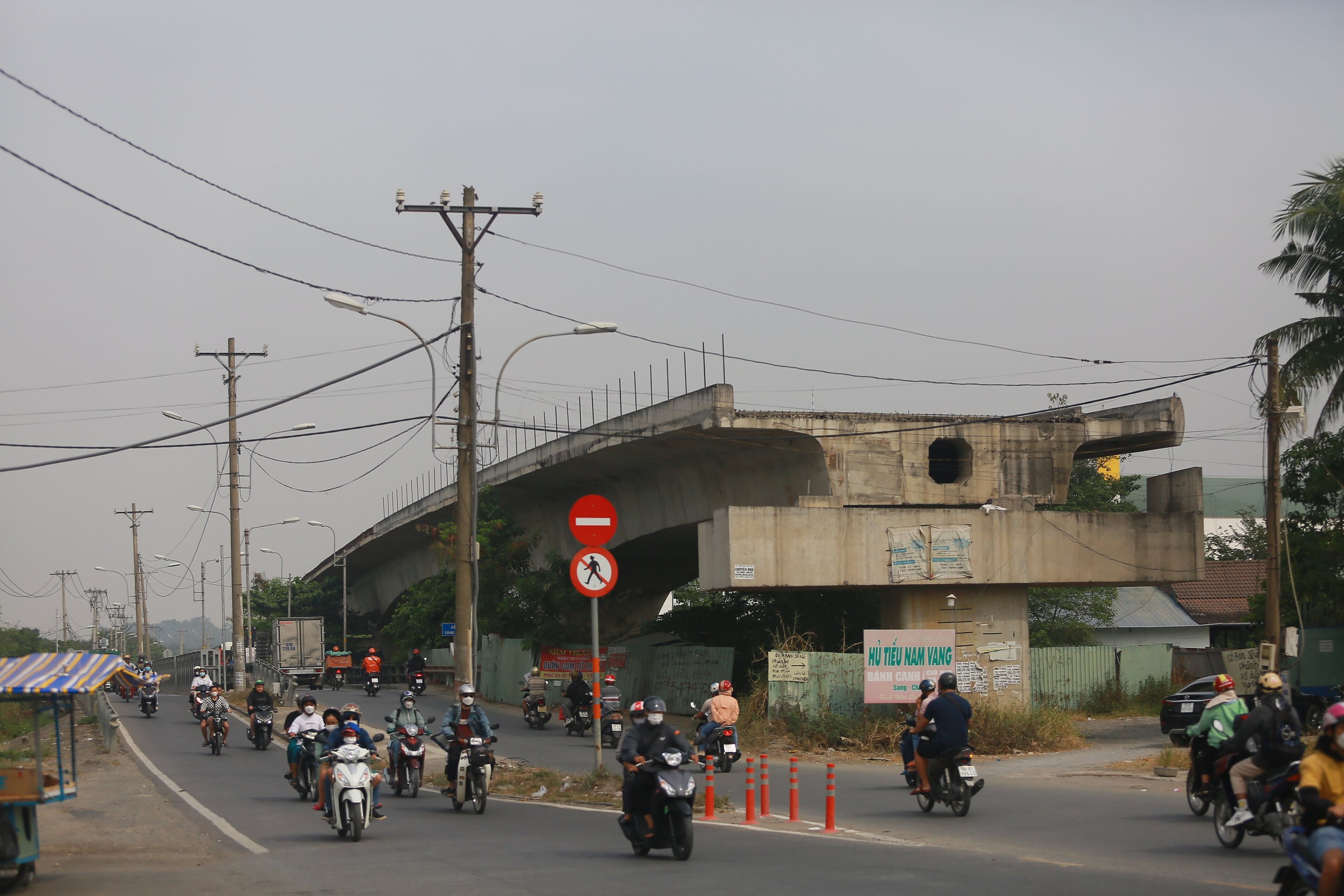 Đ&atilde; t&aacute;i lập mặt đường đoạn ng&atilde; ba L&ograve; Lu - L&atilde; Xu&acirc;n Oai- Ảnh 3.