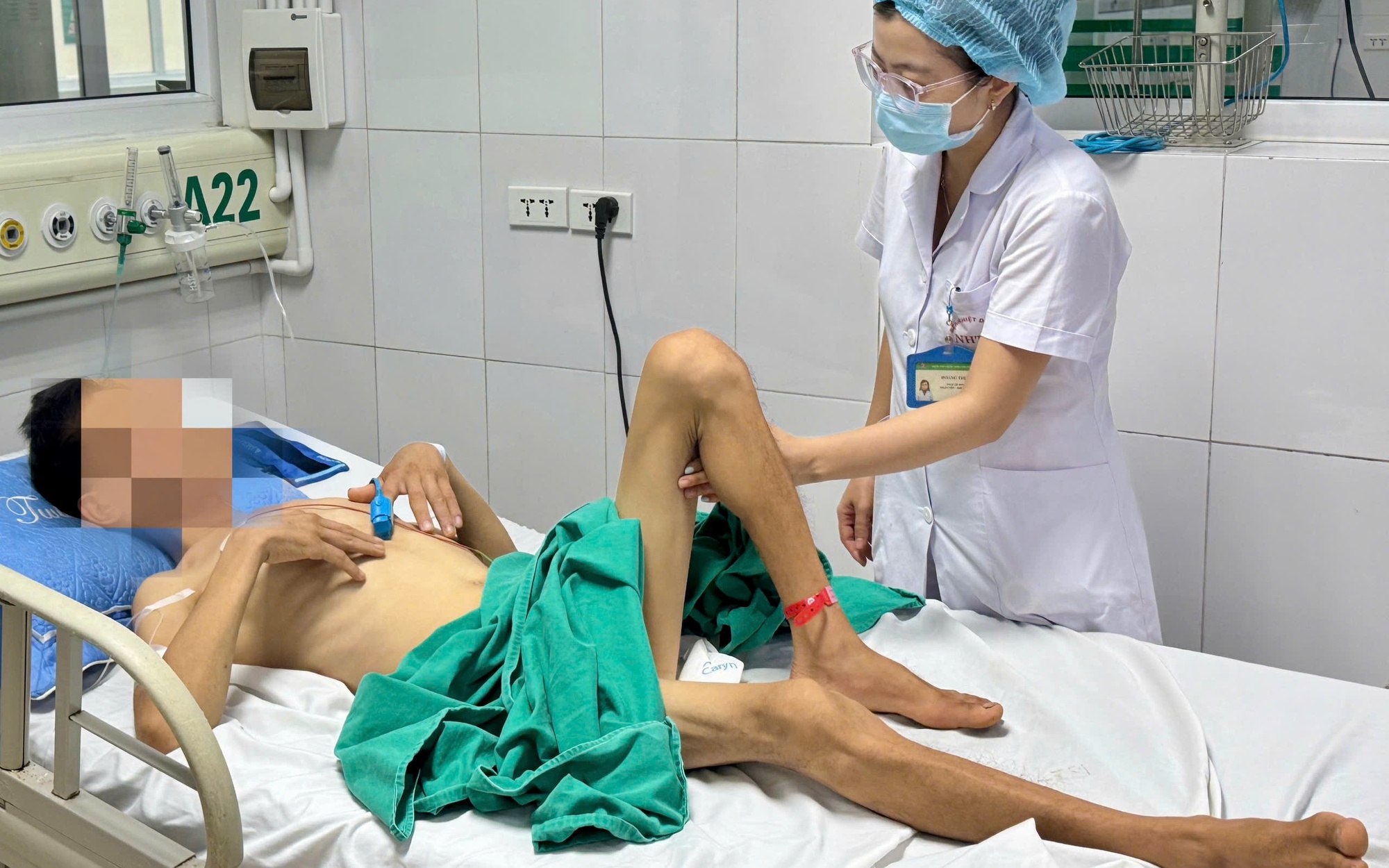 Suýt chết vì thanh lọc cơ thể bằng nước kiềm pha muối