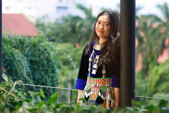 Vy th&iacute;ch viết thư tay cho những ai c&ocirc; tr&acirc;n qu&yacute; v&igrave; tin rằng người nhận sẽ hiểu t&acirc;m &yacute; người viết